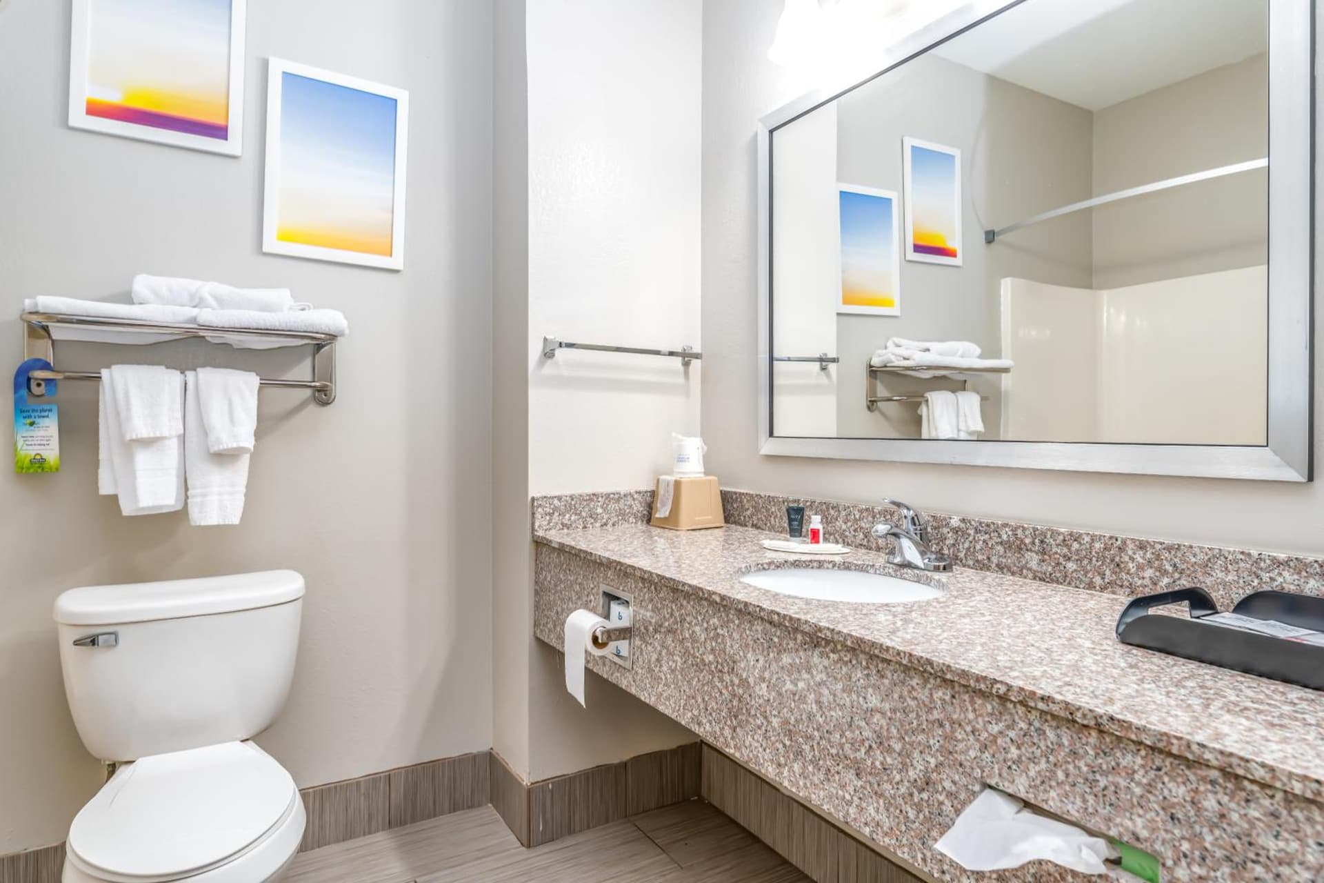 Days Inn & Suites by Wyndham Prattville-Montgomery gallery photo in Prattville, AL — image 7