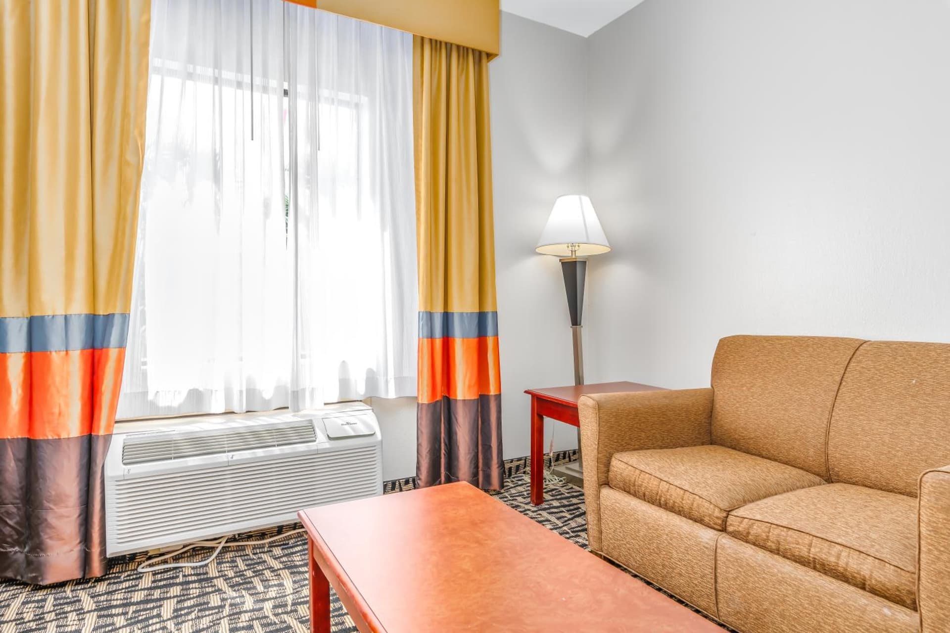 Days Inn & Suites by Wyndham Prattville-Montgomery gallery photo in Prattville, AL — image 18