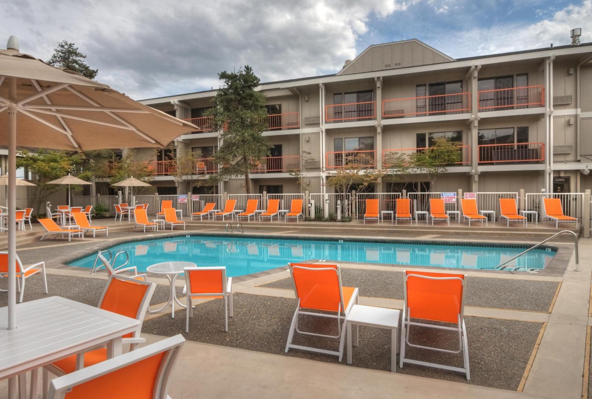 Ashland Hills Hotel & Suites interior in Ashland, OR — gallery photo 2