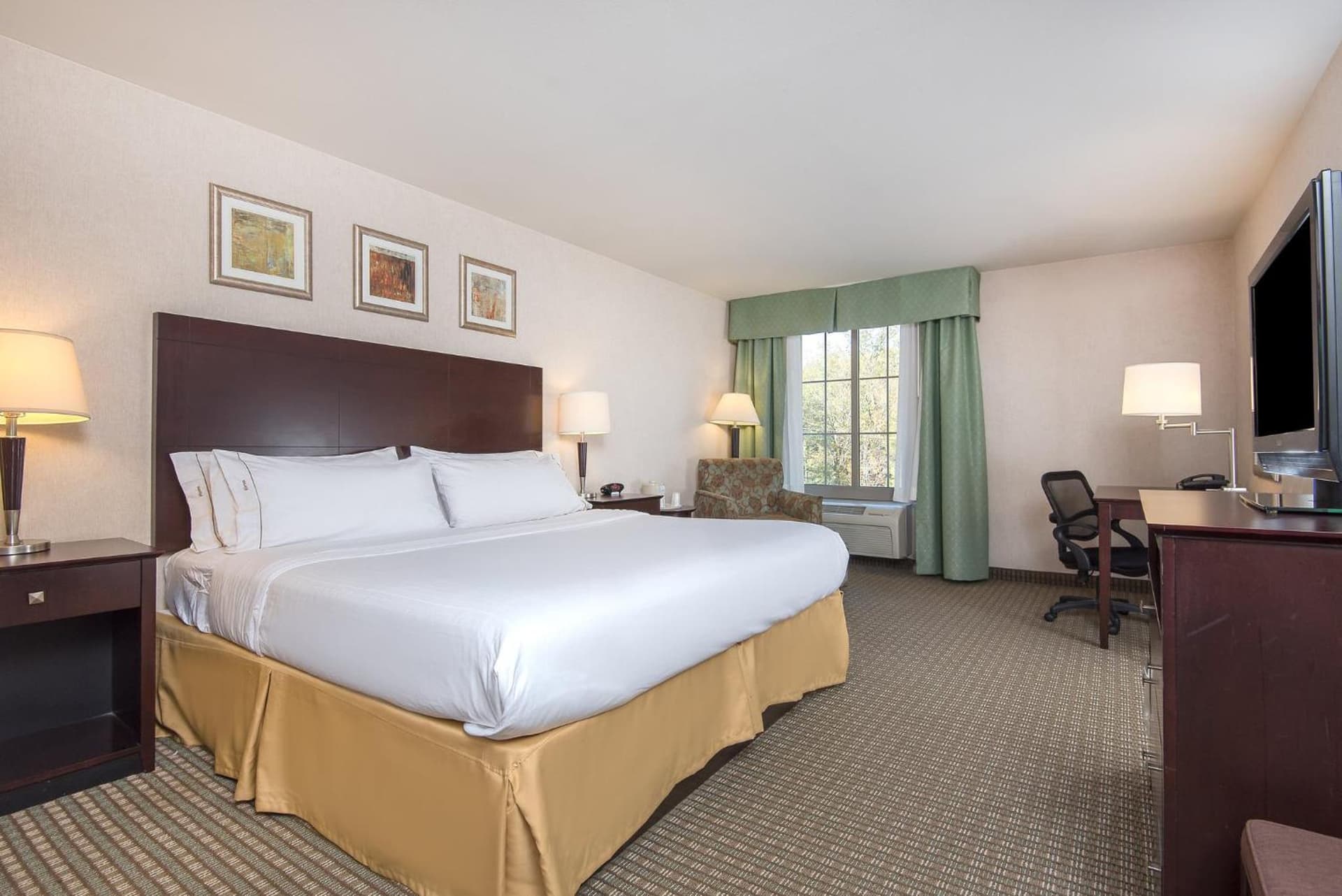 Holiday Inn Express Haskell-Wayne Area by IHG interior in Haskell, NJ — gallery photo 2