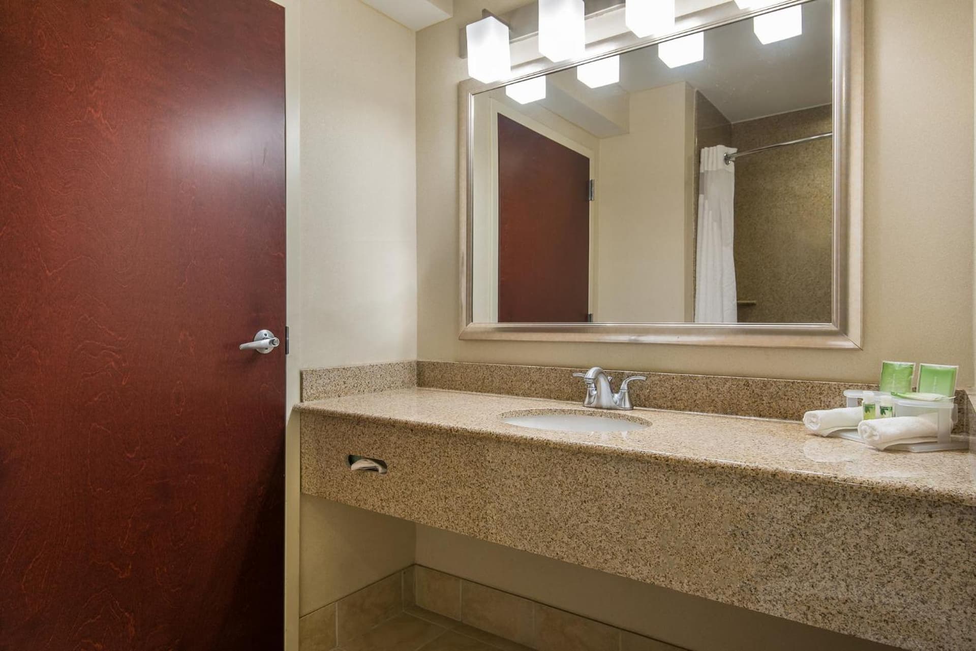 Holiday Inn Express Haskell-Wayne Area by IHG gallery photo in Haskell, NJ — image 28