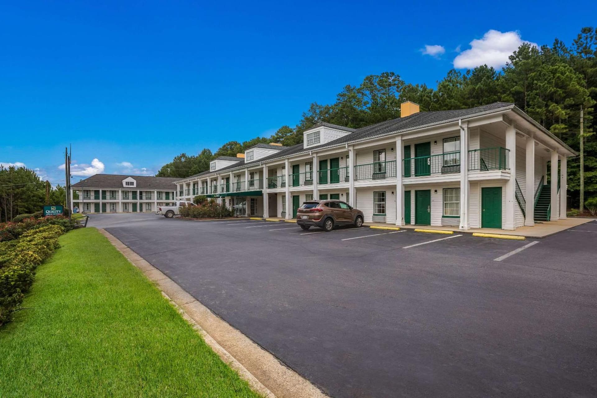Quality Inn & Suites Greensboro near Lake Oconee interior in Turnwold, GA — gallery photo 2