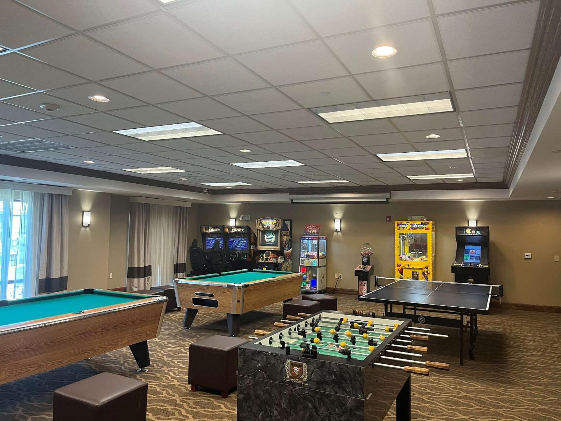 Comfort Suites Oshkosh West interior in Oshkosh, WI — gallery photo 2