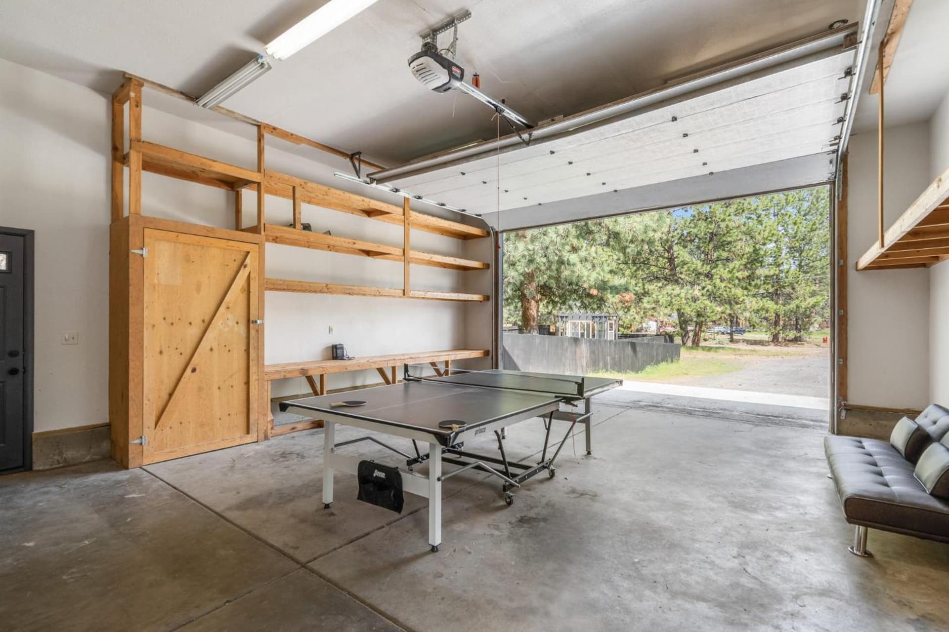 Ponderosa Lodge Just outside Bend Oregon property views in Bend, OR — gallery photo 3