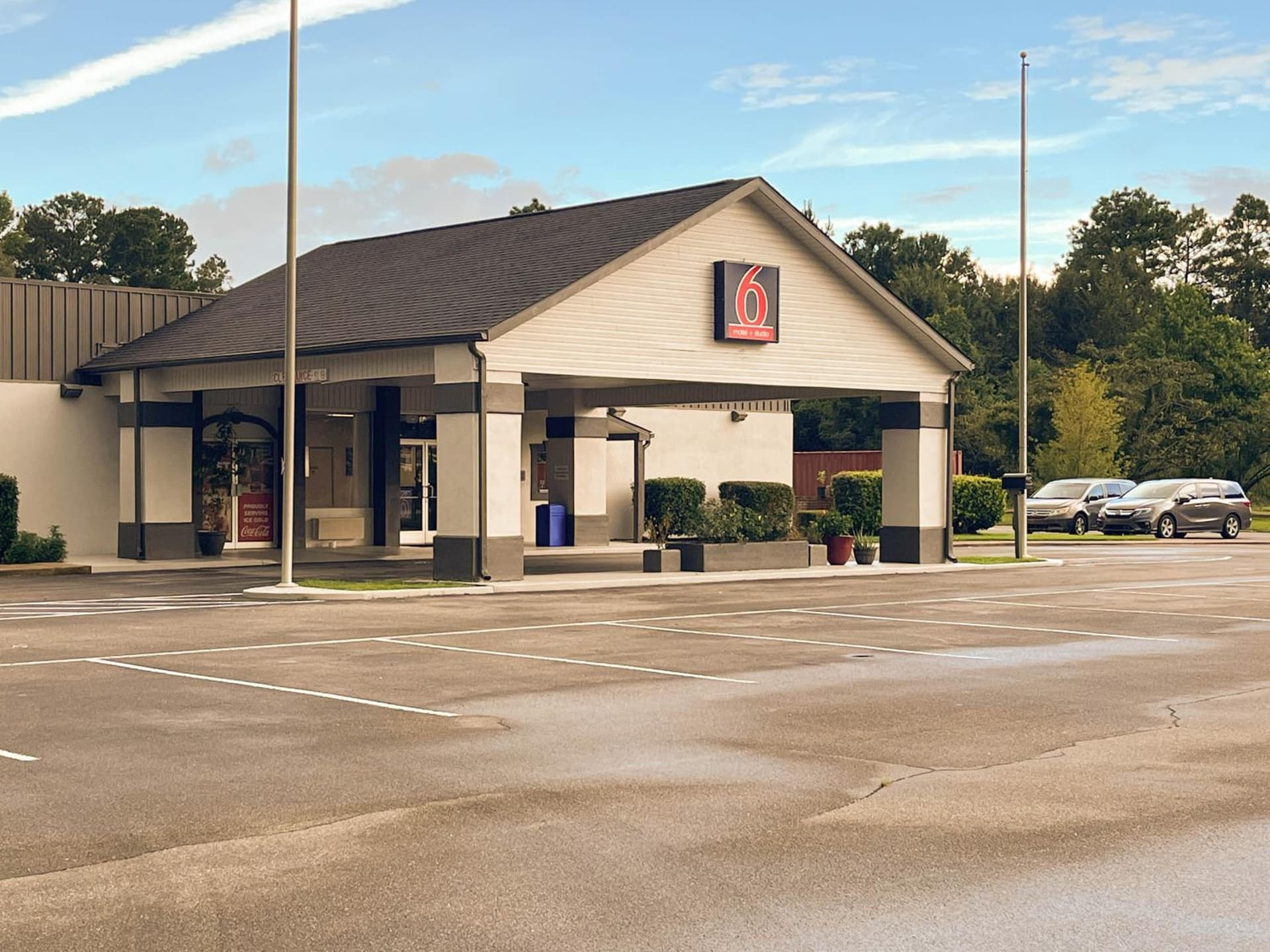 Studio 6 Bay Minette AL featured exterior or lobby in Bay Minette, AL — similar hotel