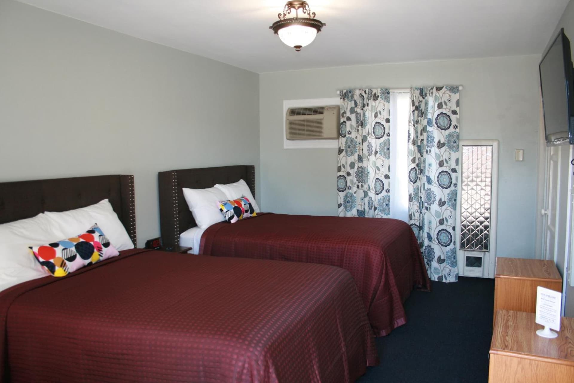 HARRY'S MAN CAVE - A Vintage Motel on the Historic 395 route - The New Star Motel Experience gallery photo in Moreno Valley, CA — image 32