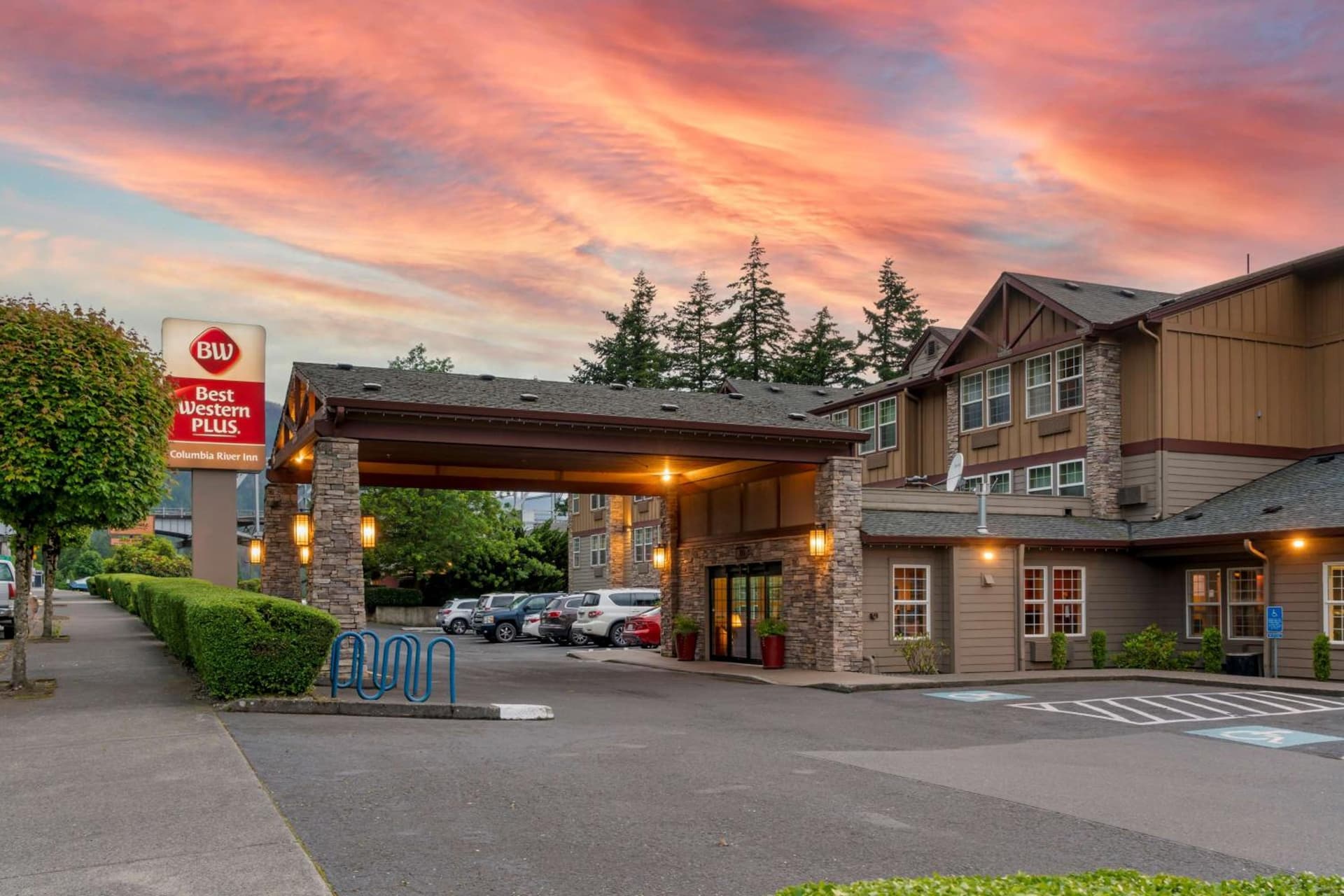 Best Western Plus Columbia River Inn featured exterior or lobby in Cascade Locks, OR — similar hotel