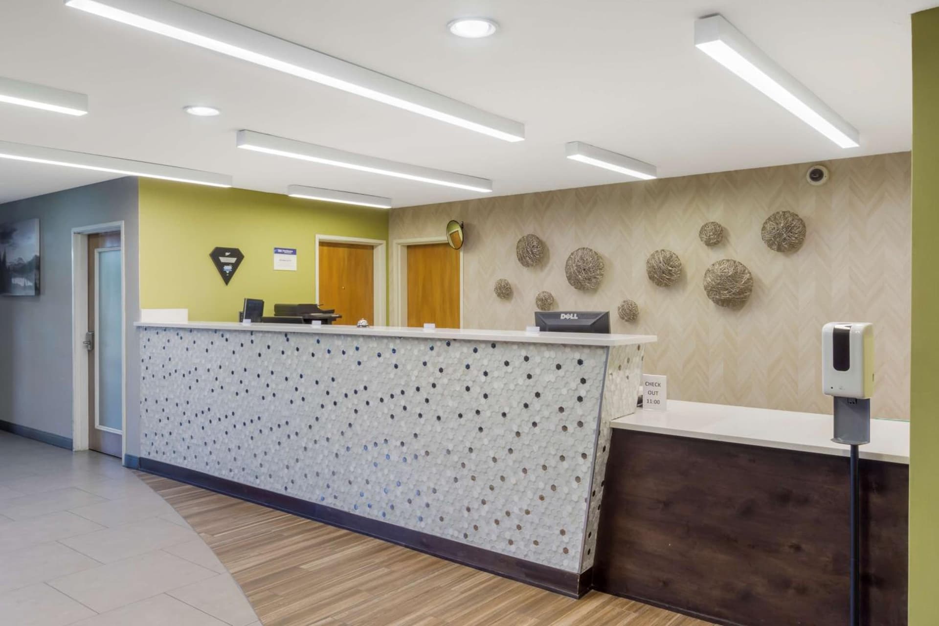 Best Western Plus Wenatchee Downtown Hotel property views in Wenatchee, WA — gallery photo 3