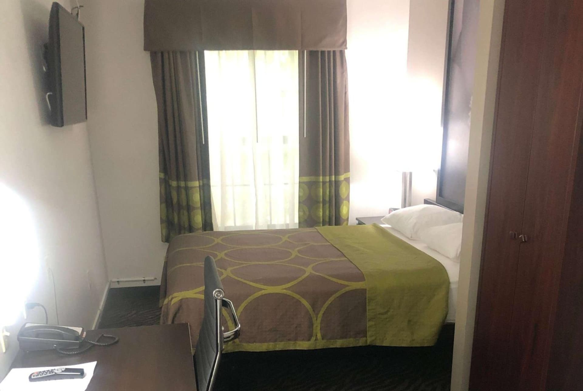 Super 8 by Wyndham High Point/Greensboro gallery photo in High Point, NC — image 21