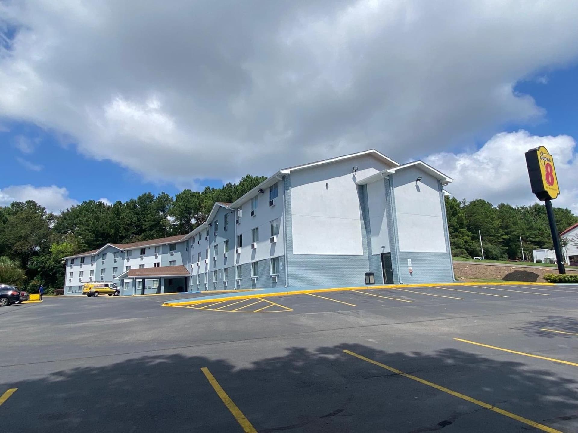 Super 8 by Wyndham Homewood Birmingham Area featured exterior or lobby in Birmingham, AL — similar hotel