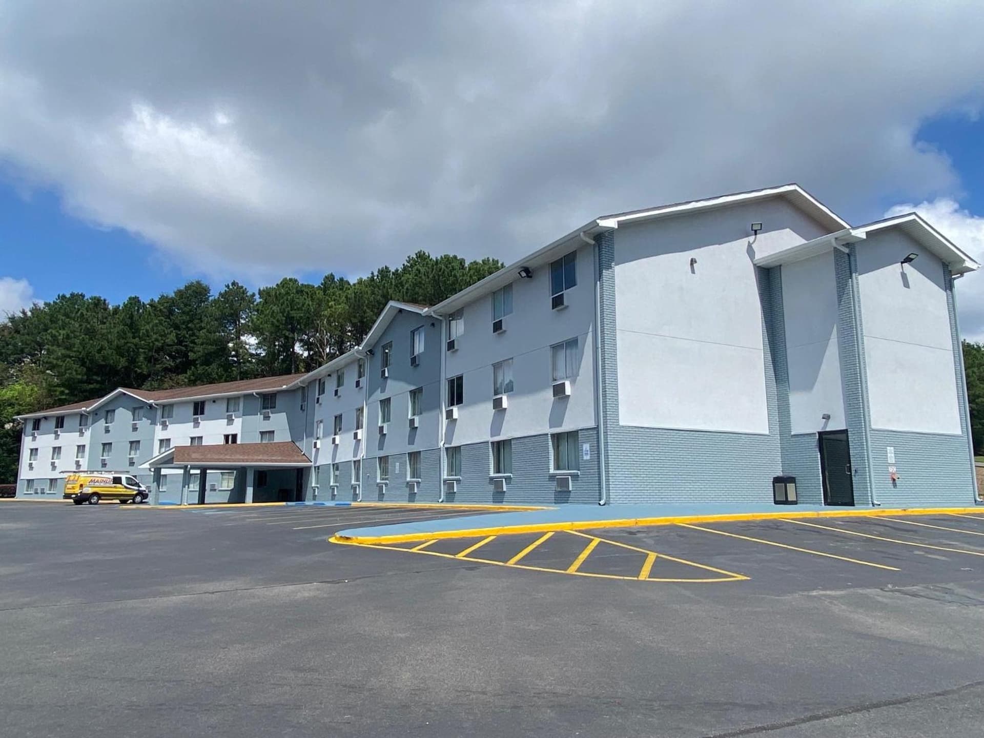 Super 8 by Wyndham Homewood Birmingham Area gallery photo in Birmingham, AL — image 49