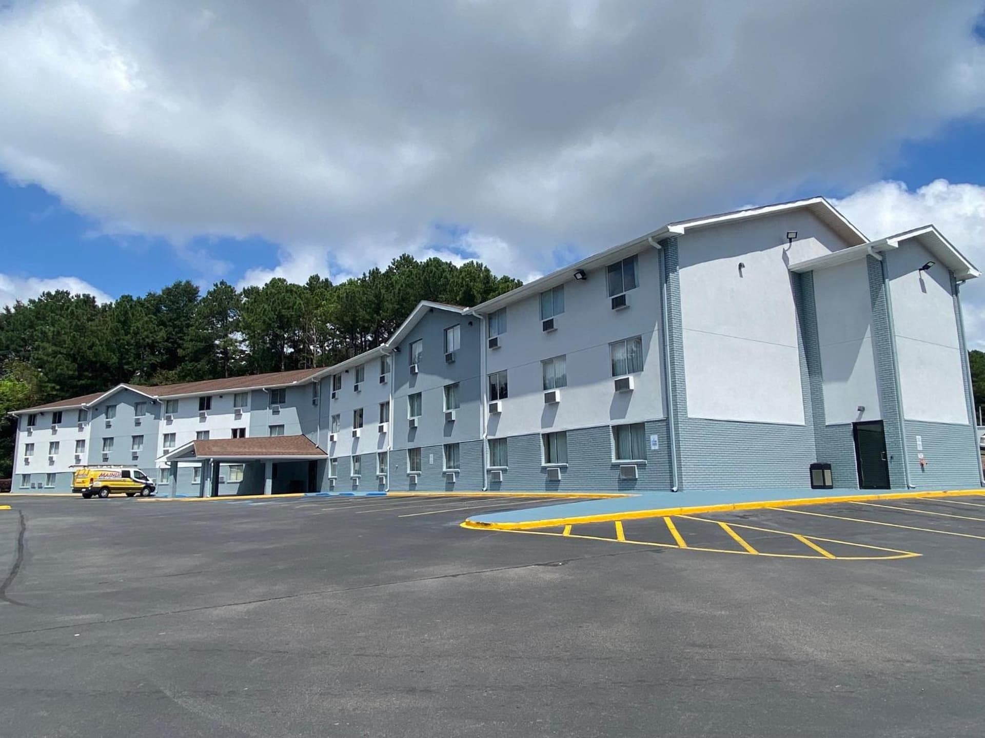 Super 8 by Wyndham Homewood Birmingham Area gallery photo in Birmingham, AL — image 20