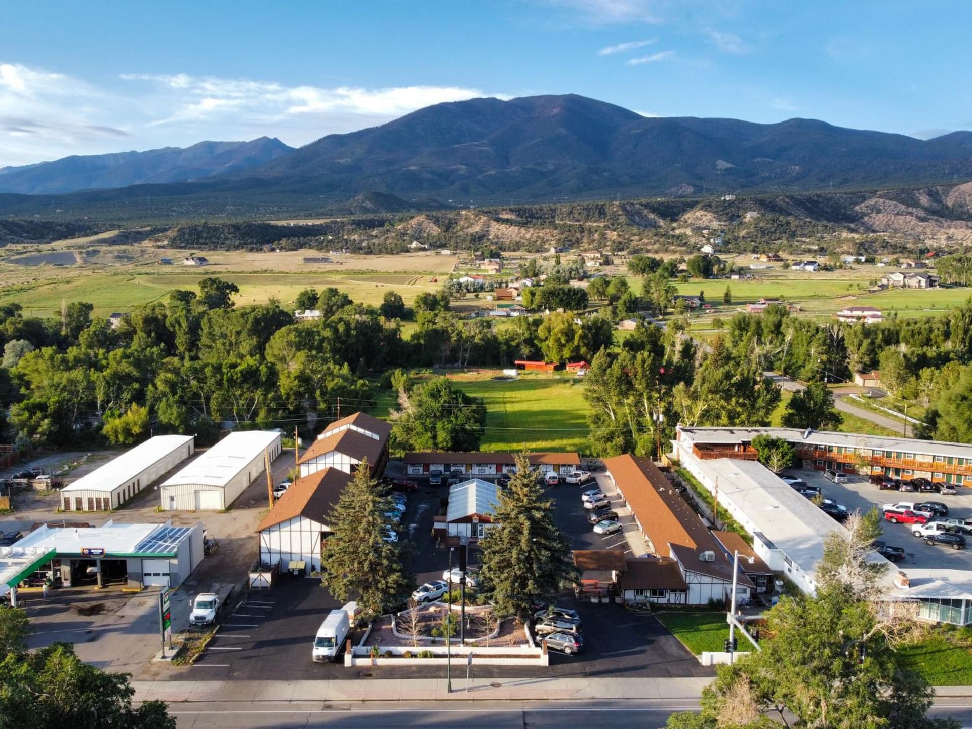 Loyal Duke Lodge featured exterior or lobby in Salida, CO — similar hotel