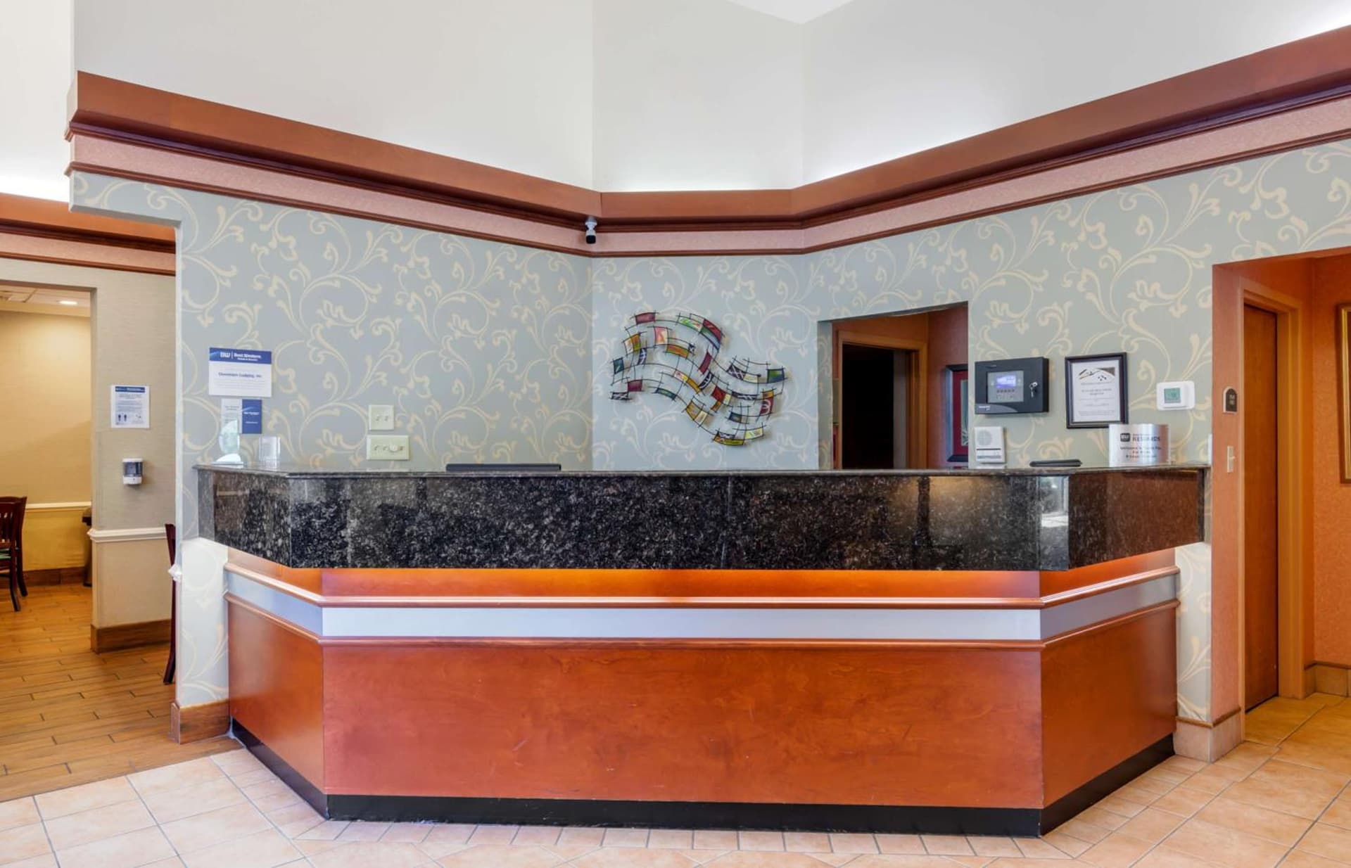 BEST WESTERN PLUS Inn at Valley View interior in Roanoke, VA — gallery photo 2