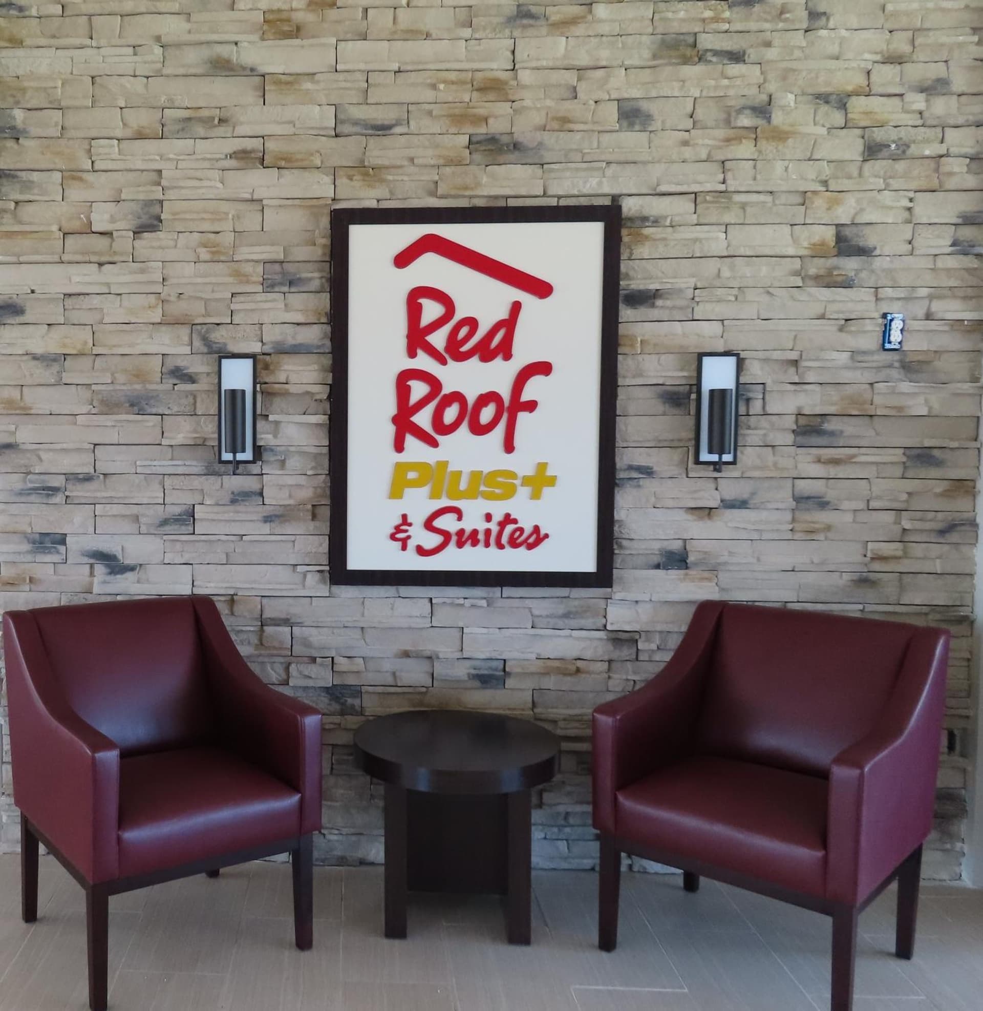Red Roof Inn PLUS & Suites Erie property views in Erie, PA — gallery photo 3