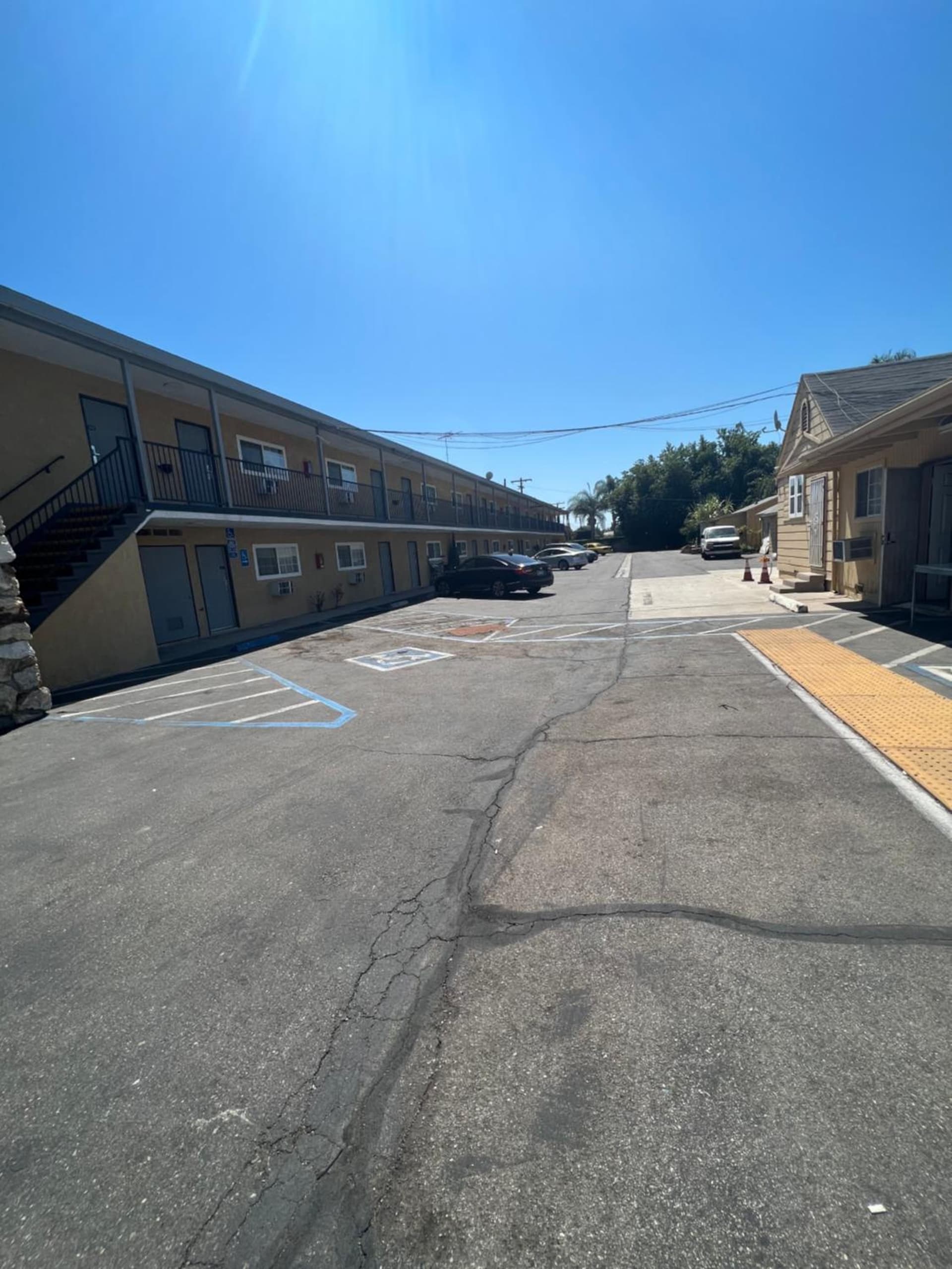 Keystone Motel interior in Norwalk, CA — gallery photo 2