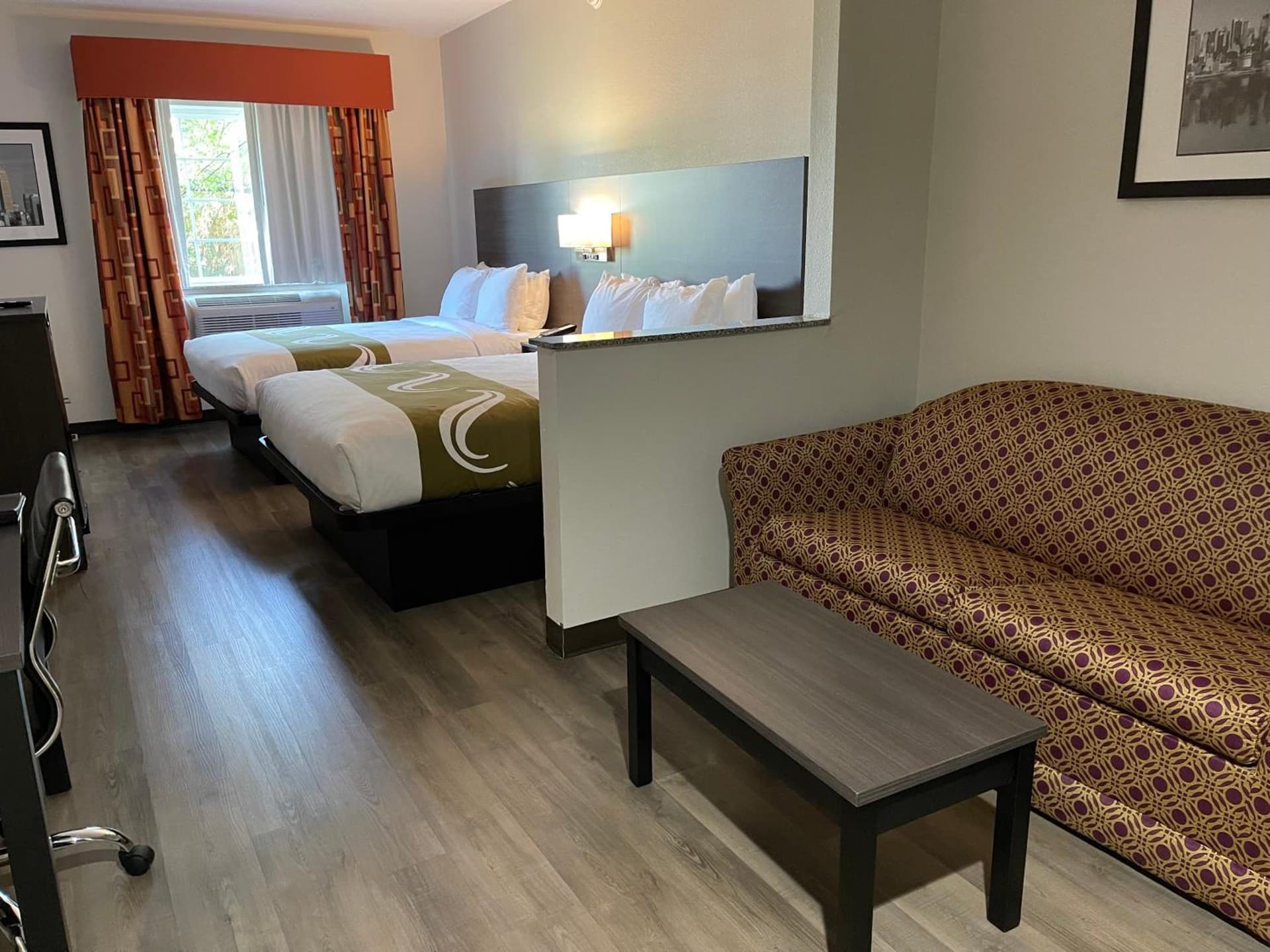 Quality Suites Tulsa I-44 gallery photo in Tulsa, OK — image 4