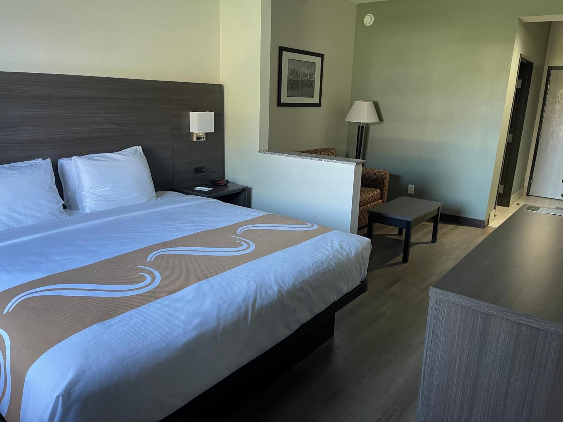 Quality Suites Tulsa I-44 gallery photo in Tulsa, OK — image 5