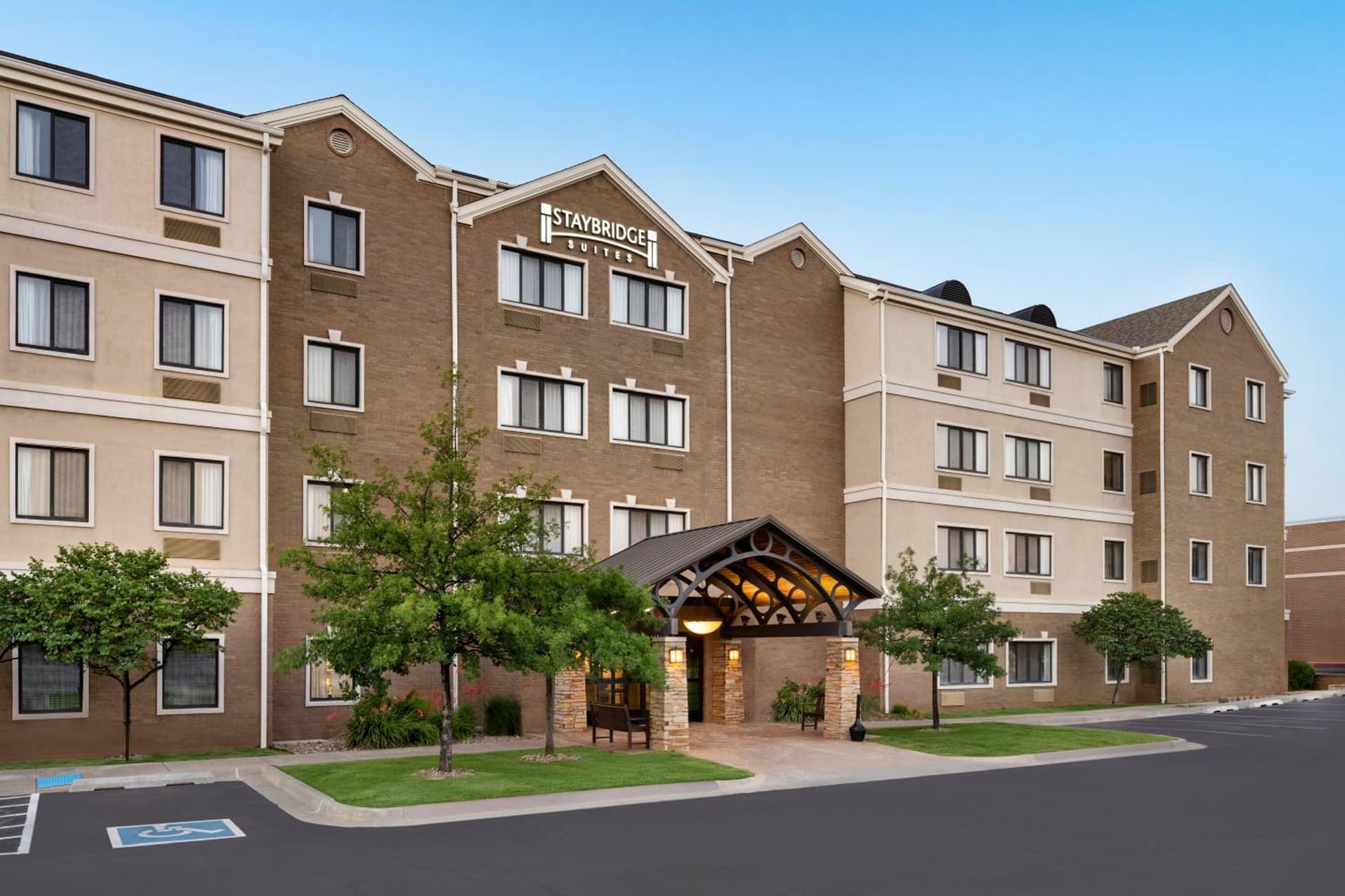 Staybridge Suites Oklahoma City-Quail Springs by IHG property views in Oklahoma City, OK — gallery photo 3