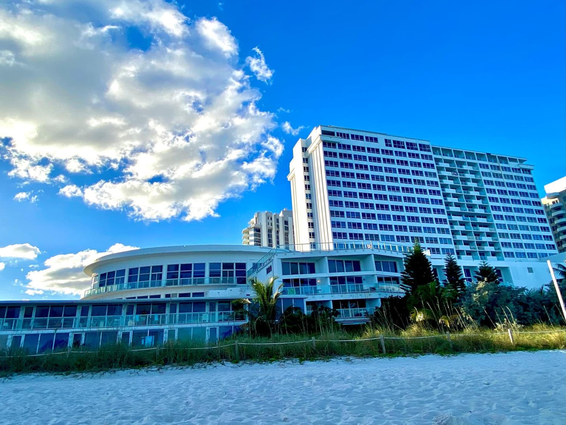 Castle Beach Resort Condo - Panoramic Large Penthouse or Deluxe 1 BR Direct Ocean View and beach access- Updated-Free parking- featured exterior or lobby in Miami Beach, FL — similar hotel
