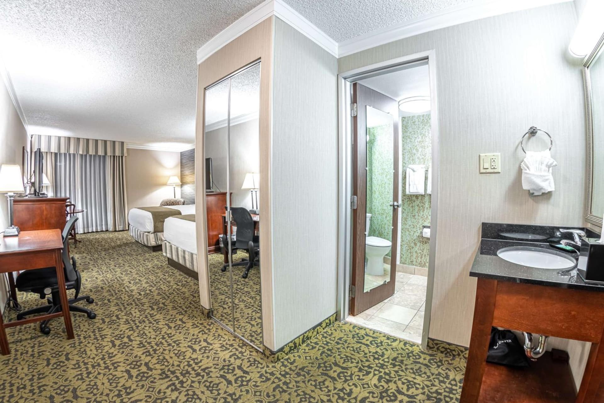 Salt Lake Plaza Hotel SureStay Collection by Best Western gallery photo in Salt Lake City, UT — image 36