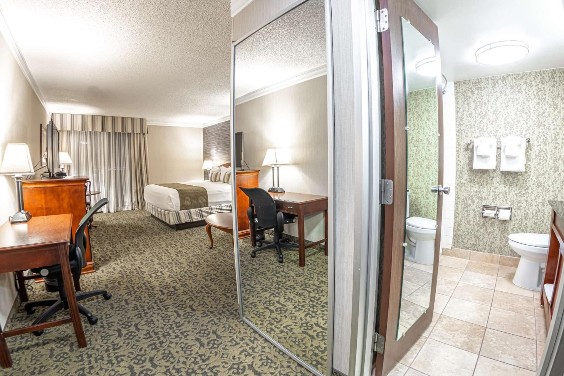 Salt Lake Plaza Hotel SureStay Collection by Best Western gallery photo in Salt Lake City, UT — image 23