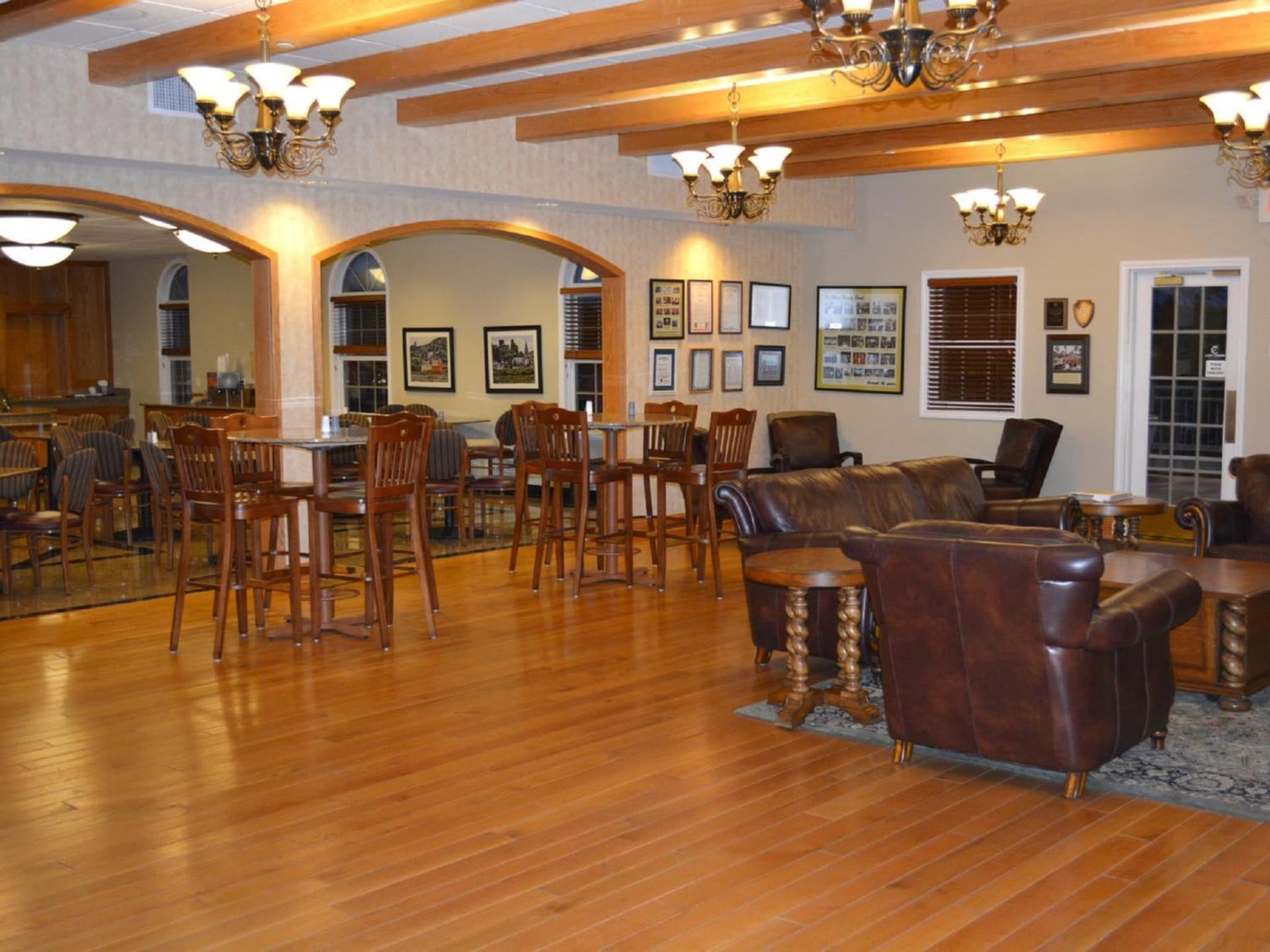 Marv Herzog Hotel interior in Frankenmuth, MI — gallery photo 2