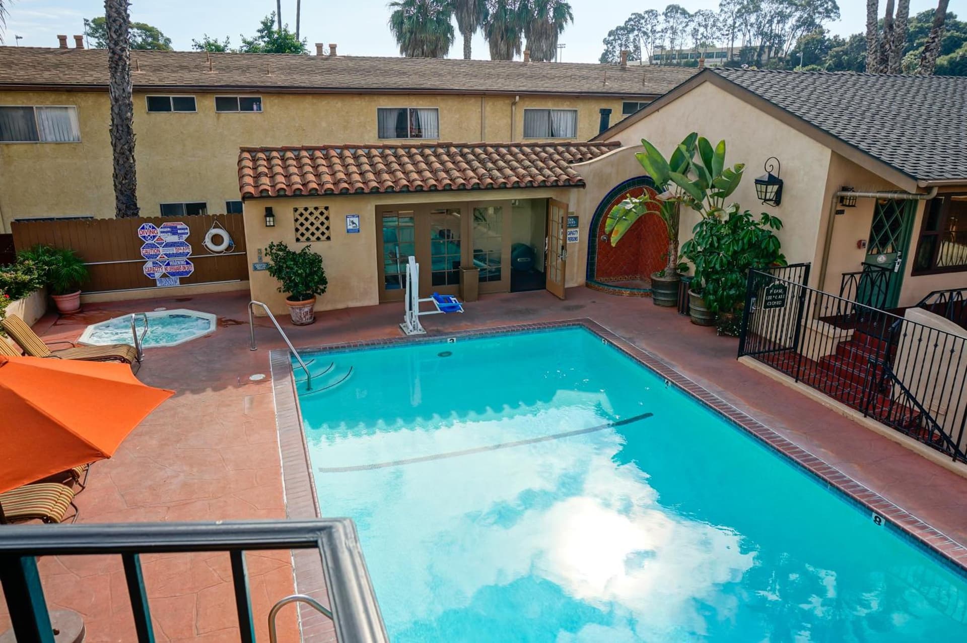 Brisas Del Mar Inn at the Beach gallery photo in Santa Barbara, CA — image 18