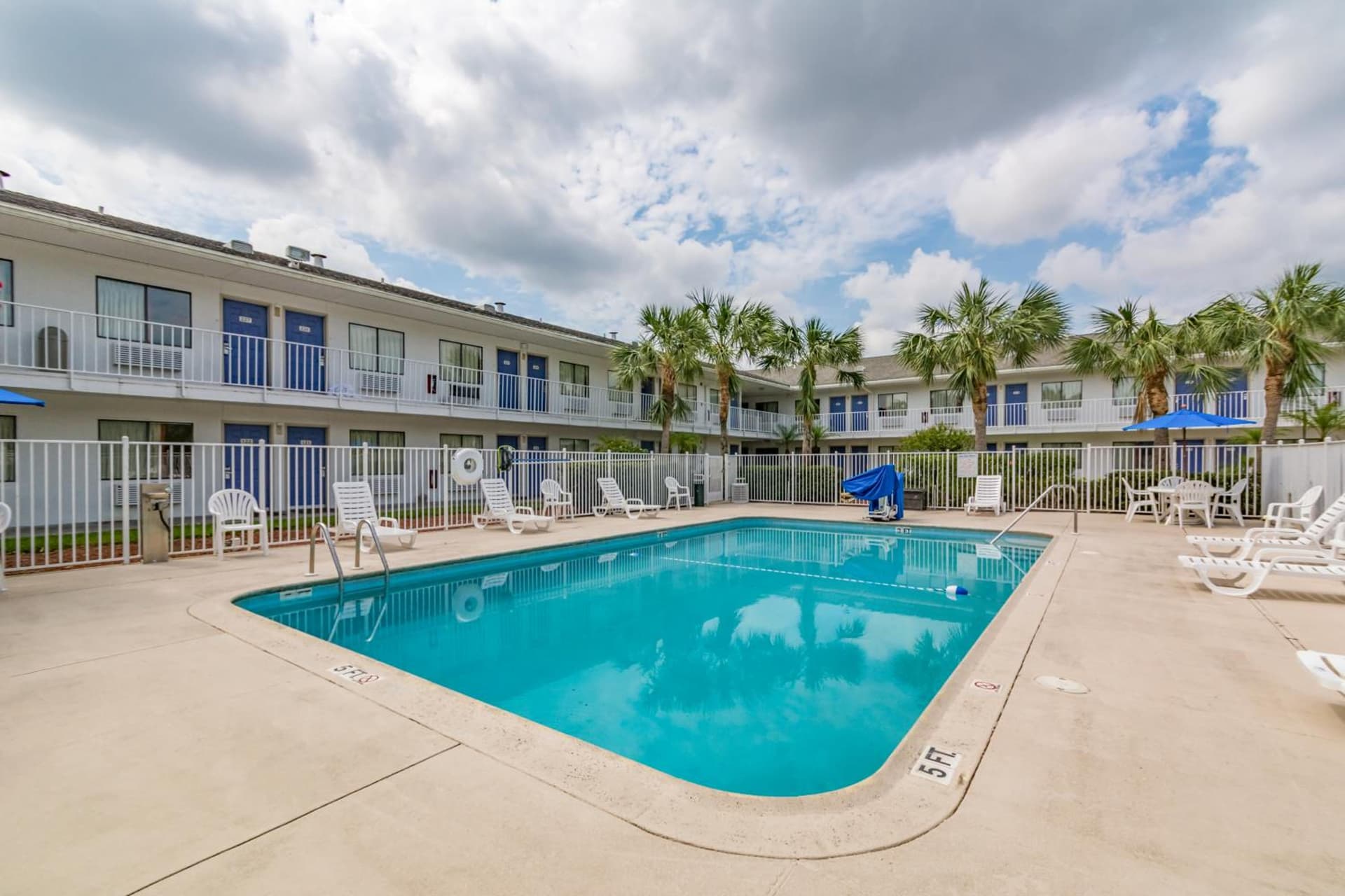 Motel 6-Ft. Pierce, FL interior in Fort Pierce, FL — gallery photo 2