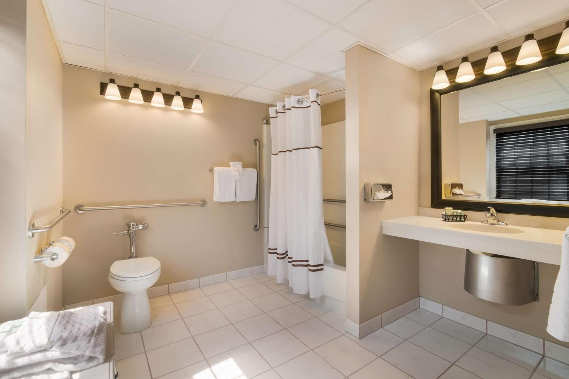 Best Western University Inn gallery photo in Canton — image 55
