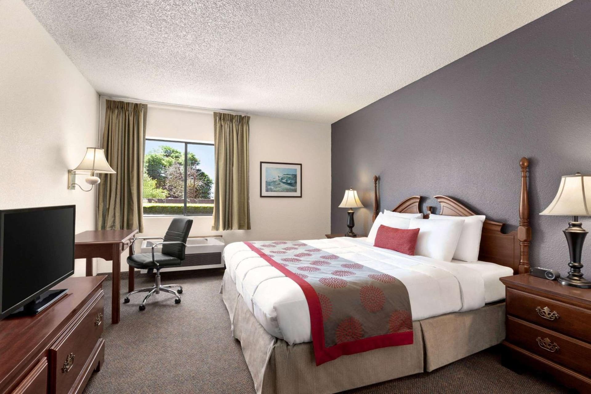 Ramada by Wyndham Arcata property views in Arcata, CA — gallery photo 3