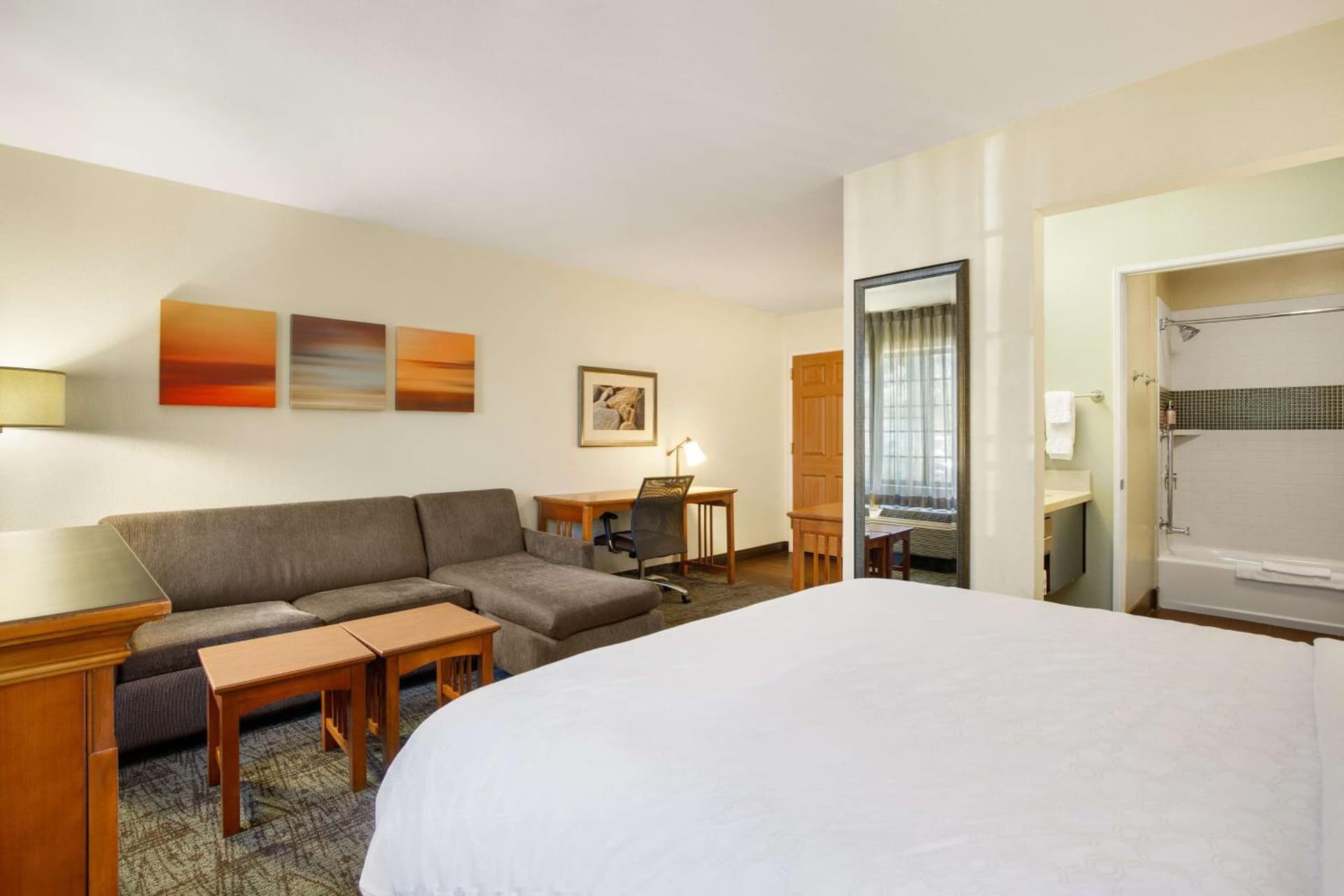 Sonesta ES Suites San Diego - Rancho Bernardo gallery photo in Rancho Bernardo, CA — image 10