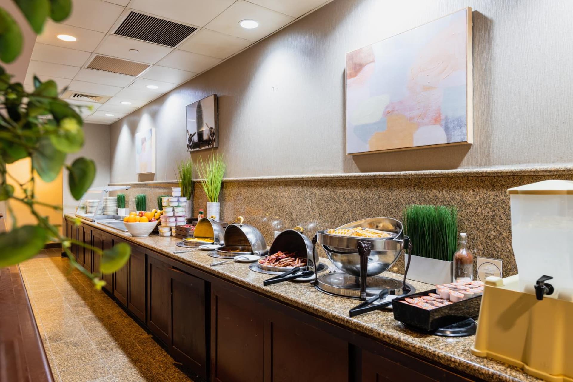Crowne Plaza Newark Airport by IHG gallery photo in Elizabeth, NJ — image 34