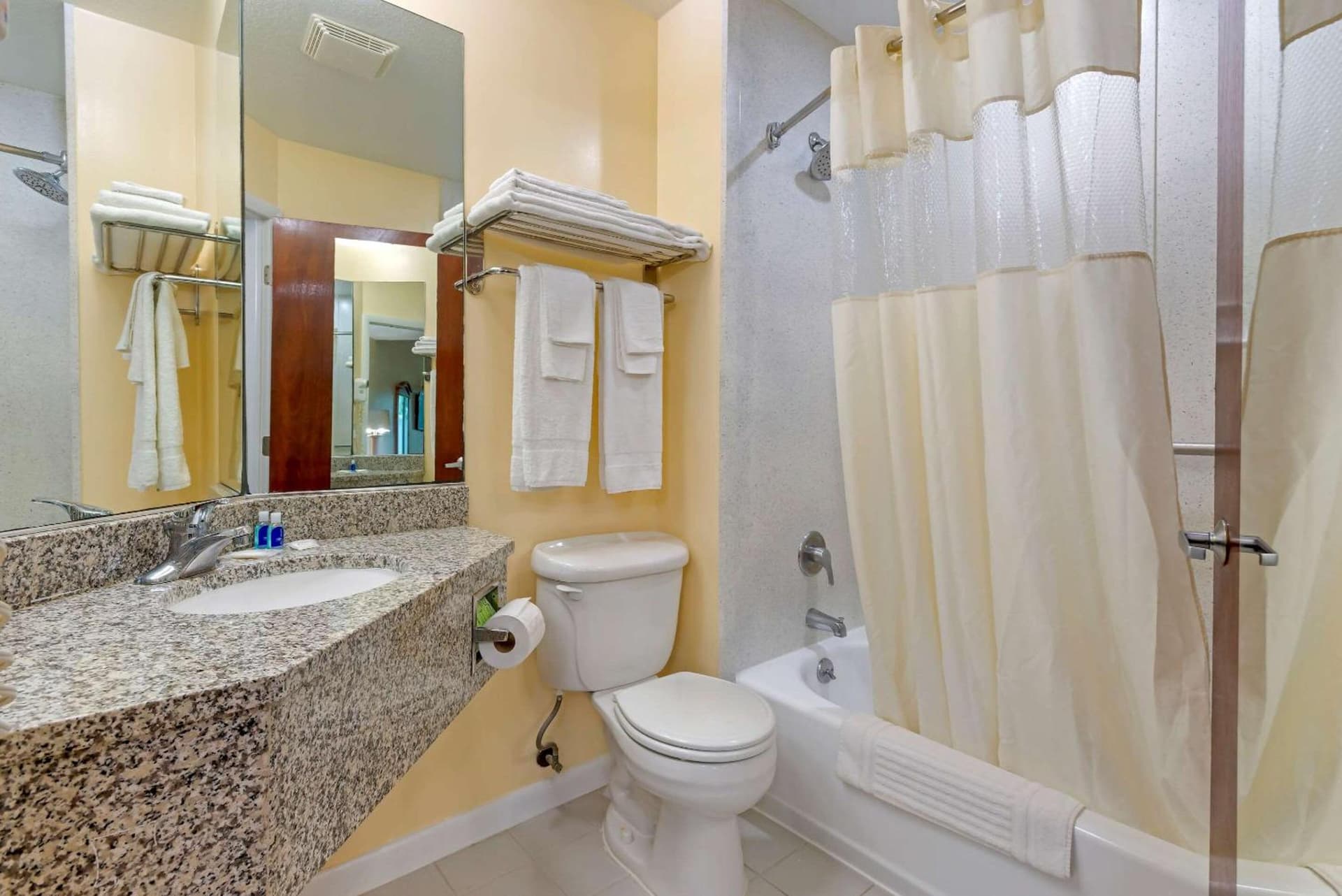 Rodeway Inn & Suites New Paltz - Hudson Valley gallery photo in New Paltz, NY — image 28