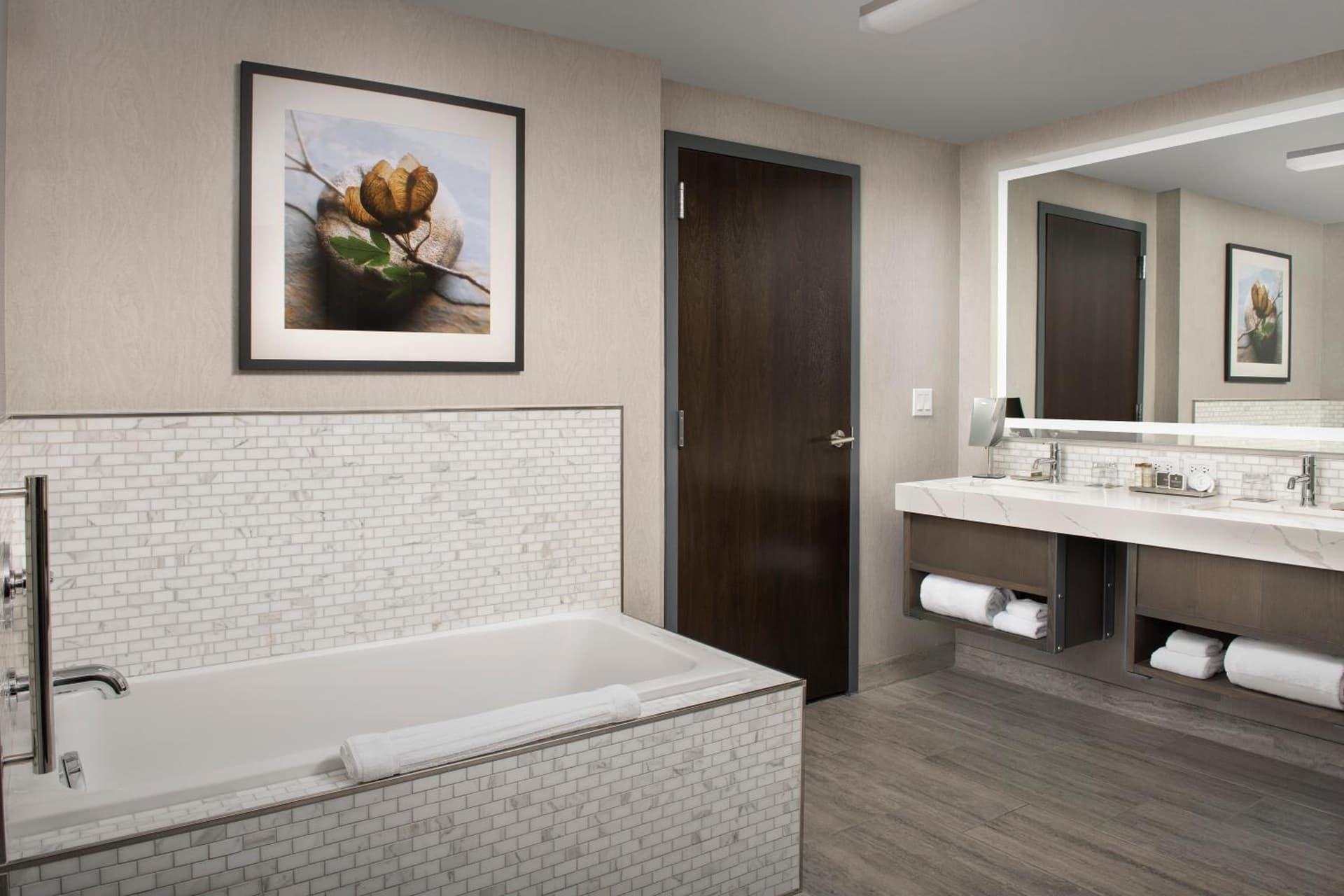 Silver Cloud Hotel Tacoma at Point Ruston Waterfront gallery photo in Tacoma, WA — image 14