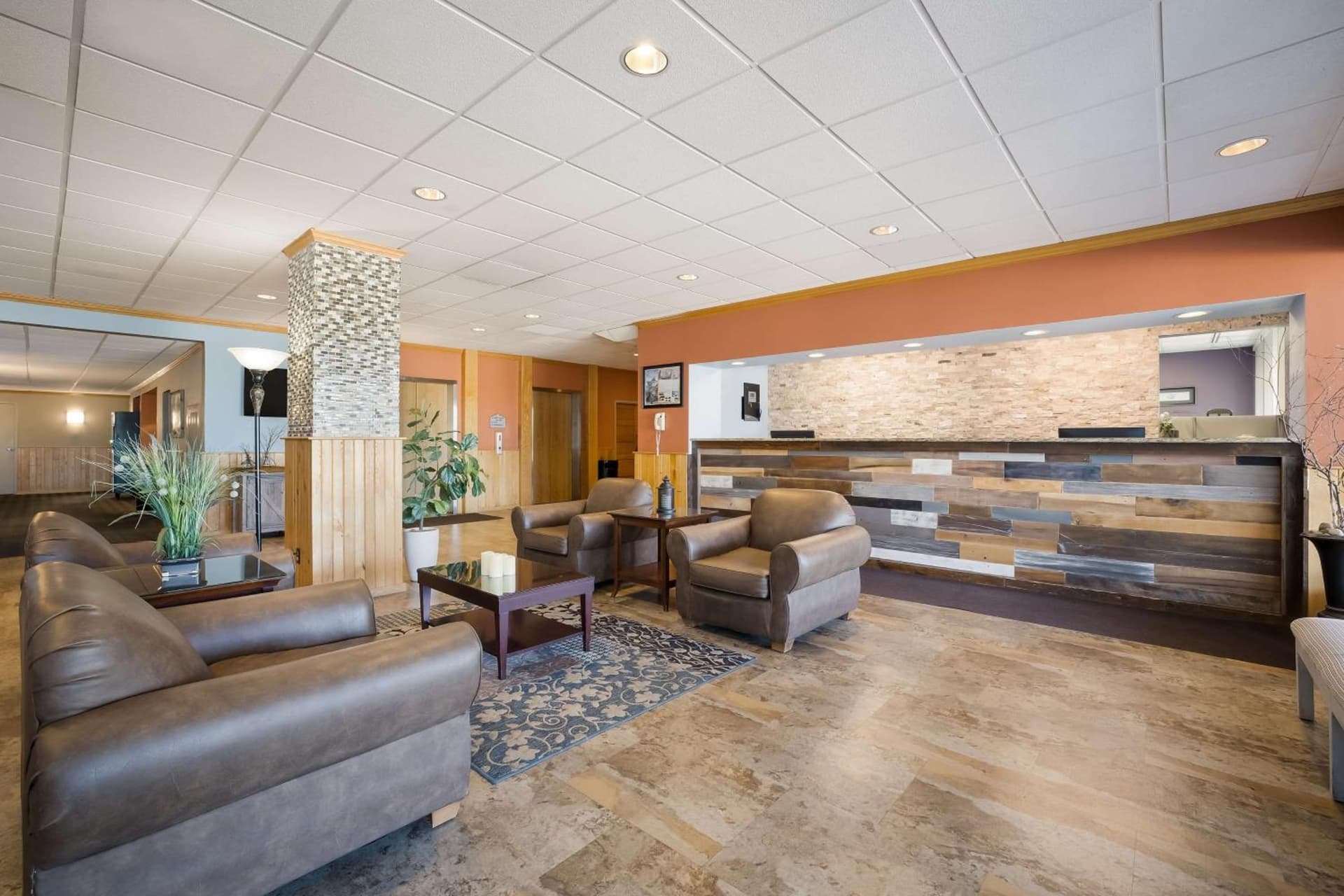 Best Western Riverfront Inn interior in Marinette, WI — gallery photo 2