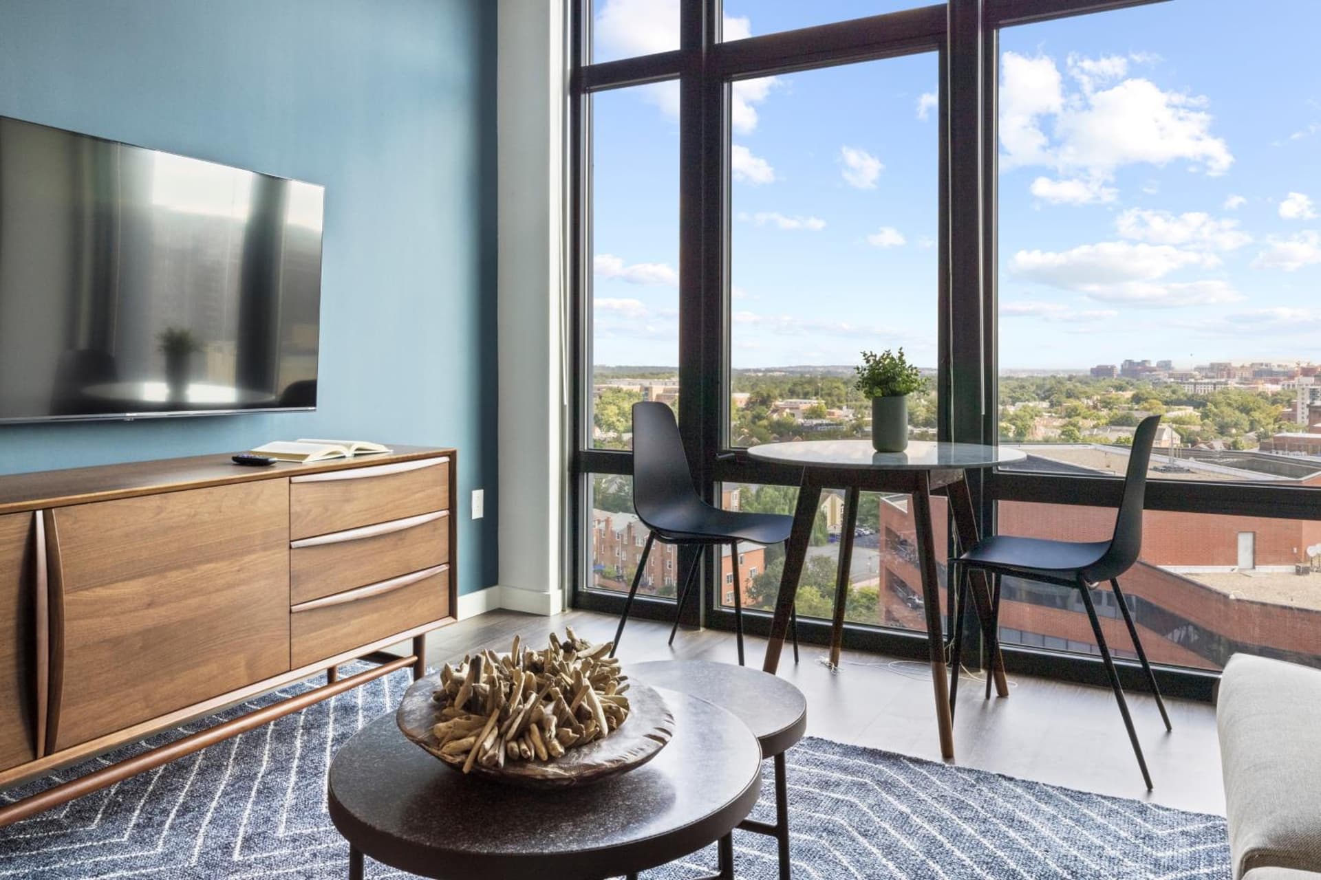 Placemakr Marymount Ballston gallery photo in Arlington, VA — image 22