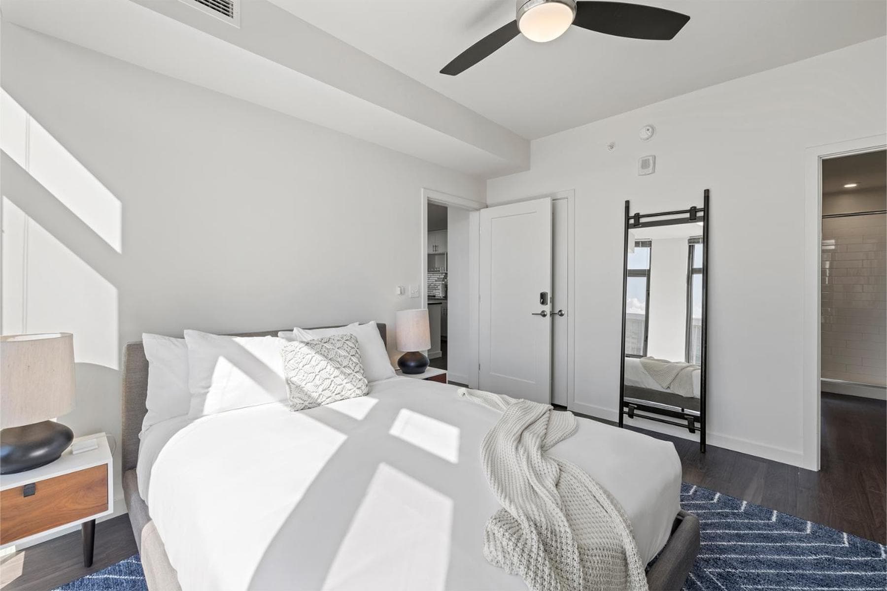 Placemakr Marymount Ballston gallery photo in Arlington, VA — image 11