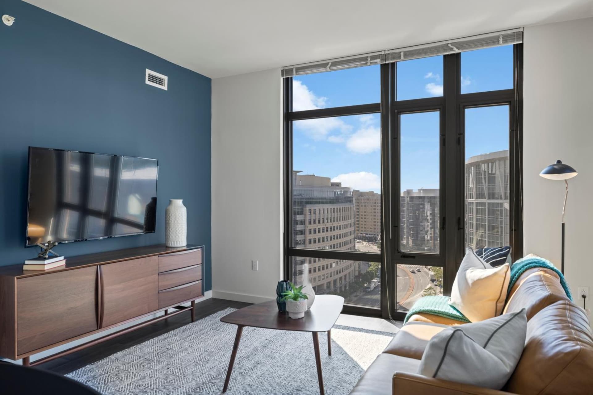 Placemakr Marymount Ballston gallery photo in Arlington, VA — image 83