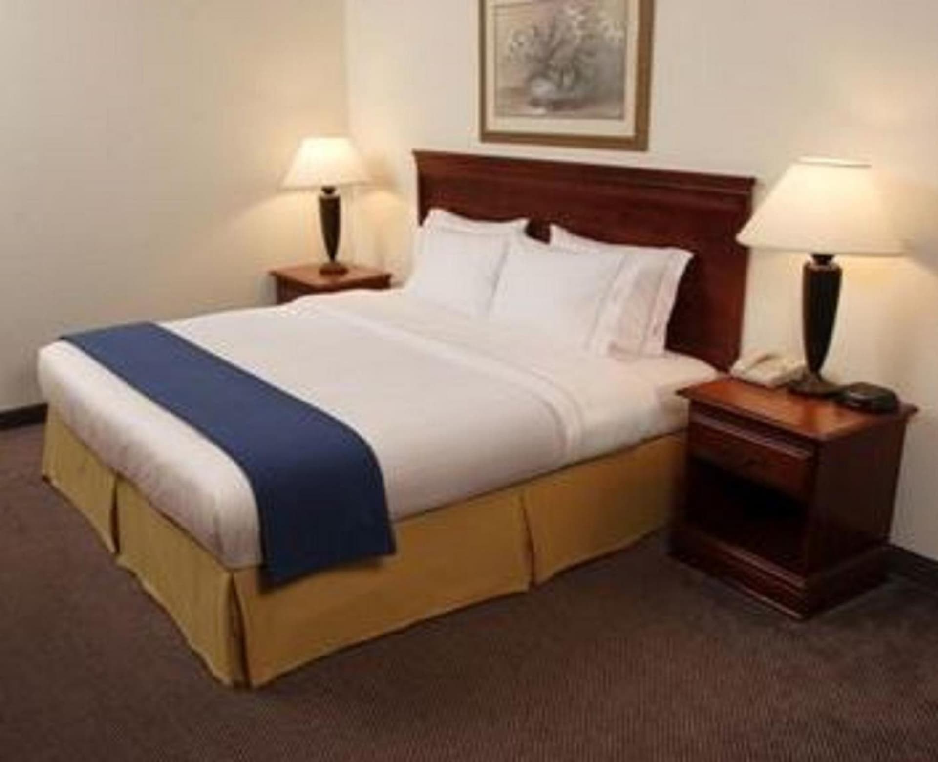 Holiday Inn Express and Suites Montgomery by IHG interior in Montgomery — gallery photo 2