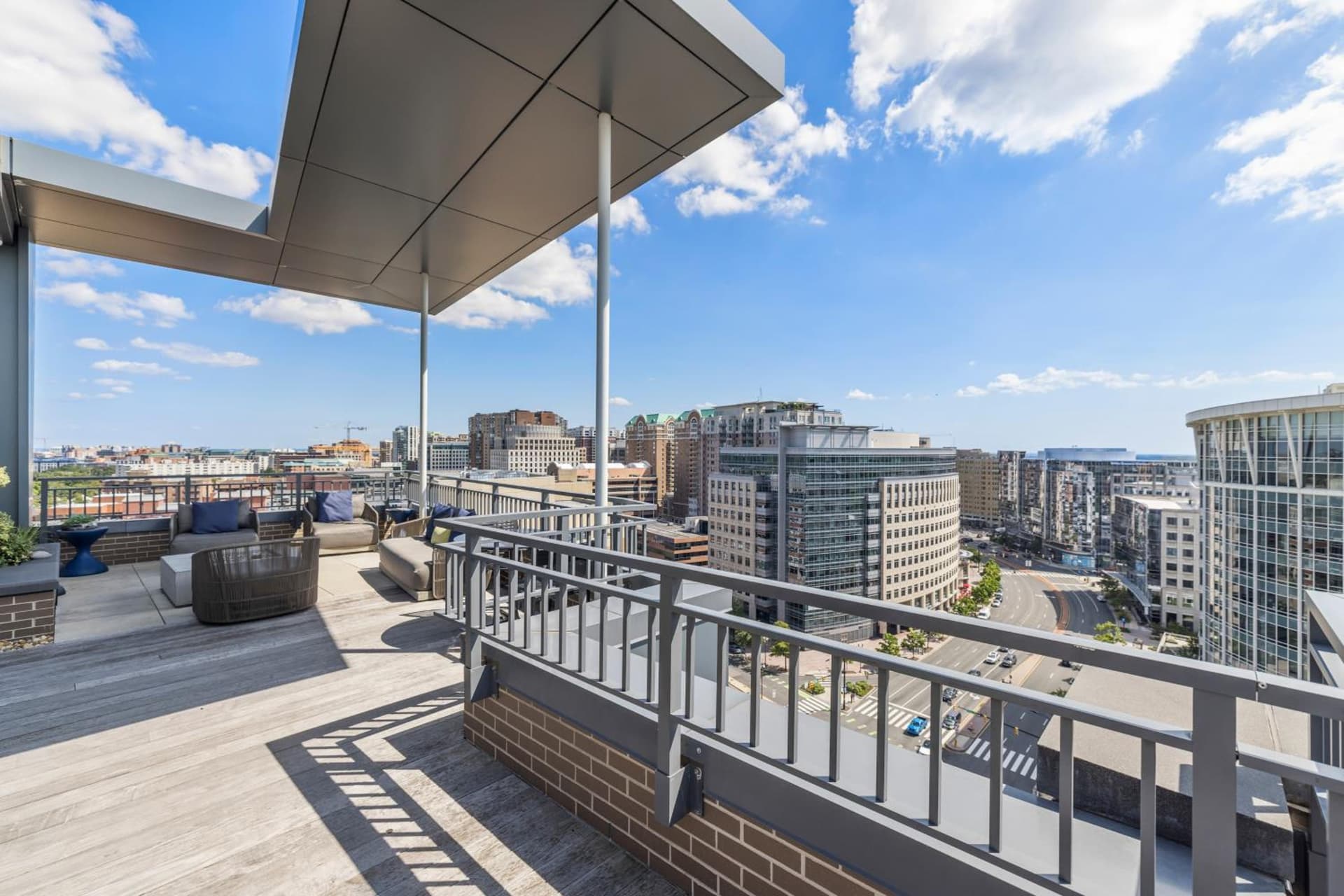 Placemakr Marymount Ballston gallery photo in Arlington, VA — image 19