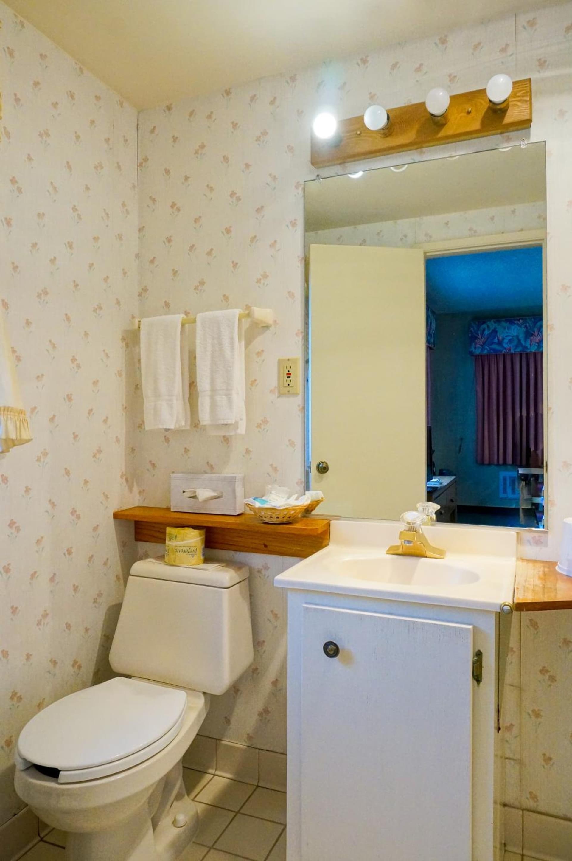 Cabrillo Inn at the Beach gallery photo in Santa Barbara, CA — image 11