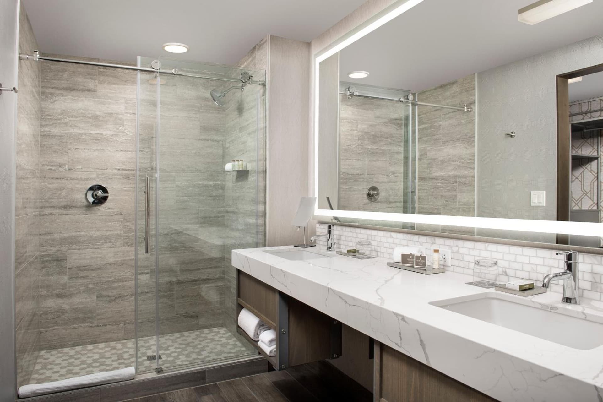 Silver Cloud Hotel Tacoma at Point Ruston Waterfront gallery photo in Tacoma, WA — image 31