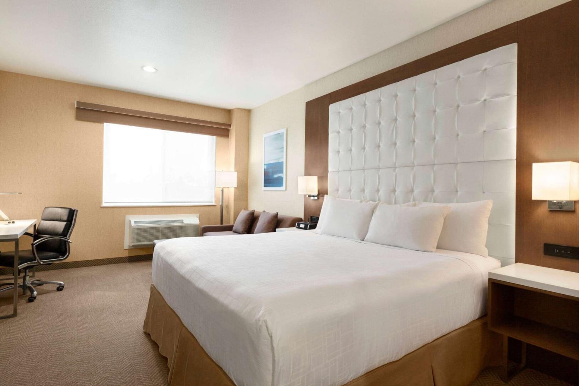 Wyndham Anaheim gallery photo in Anaheim, CA — image 43