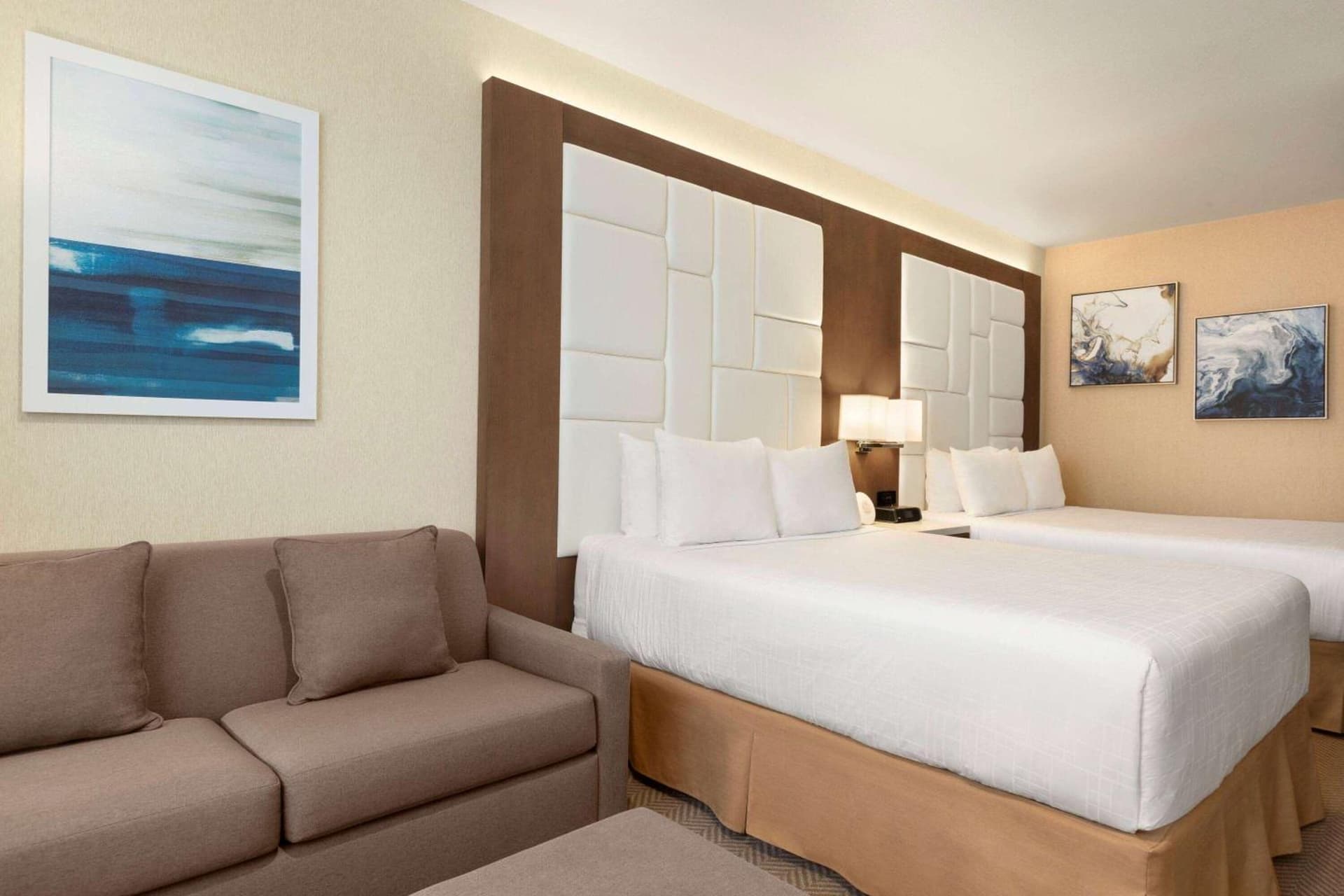 Wyndham Anaheim gallery photo in Anaheim, CA — image 65