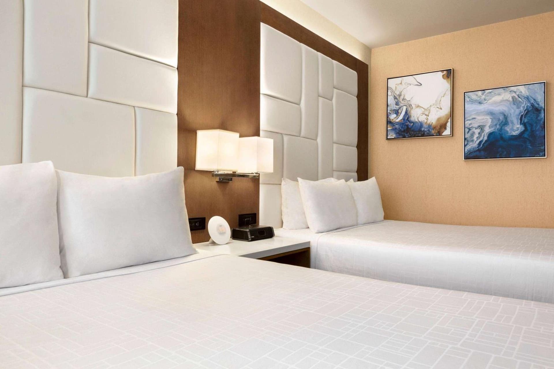 Wyndham Anaheim gallery photo in Anaheim, CA — image 44