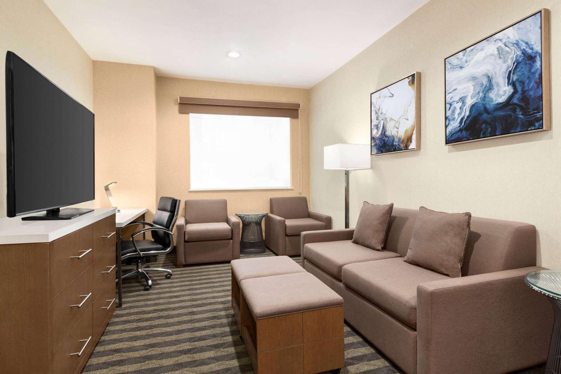 Wyndham Anaheim gallery photo in Anaheim, CA — image 90