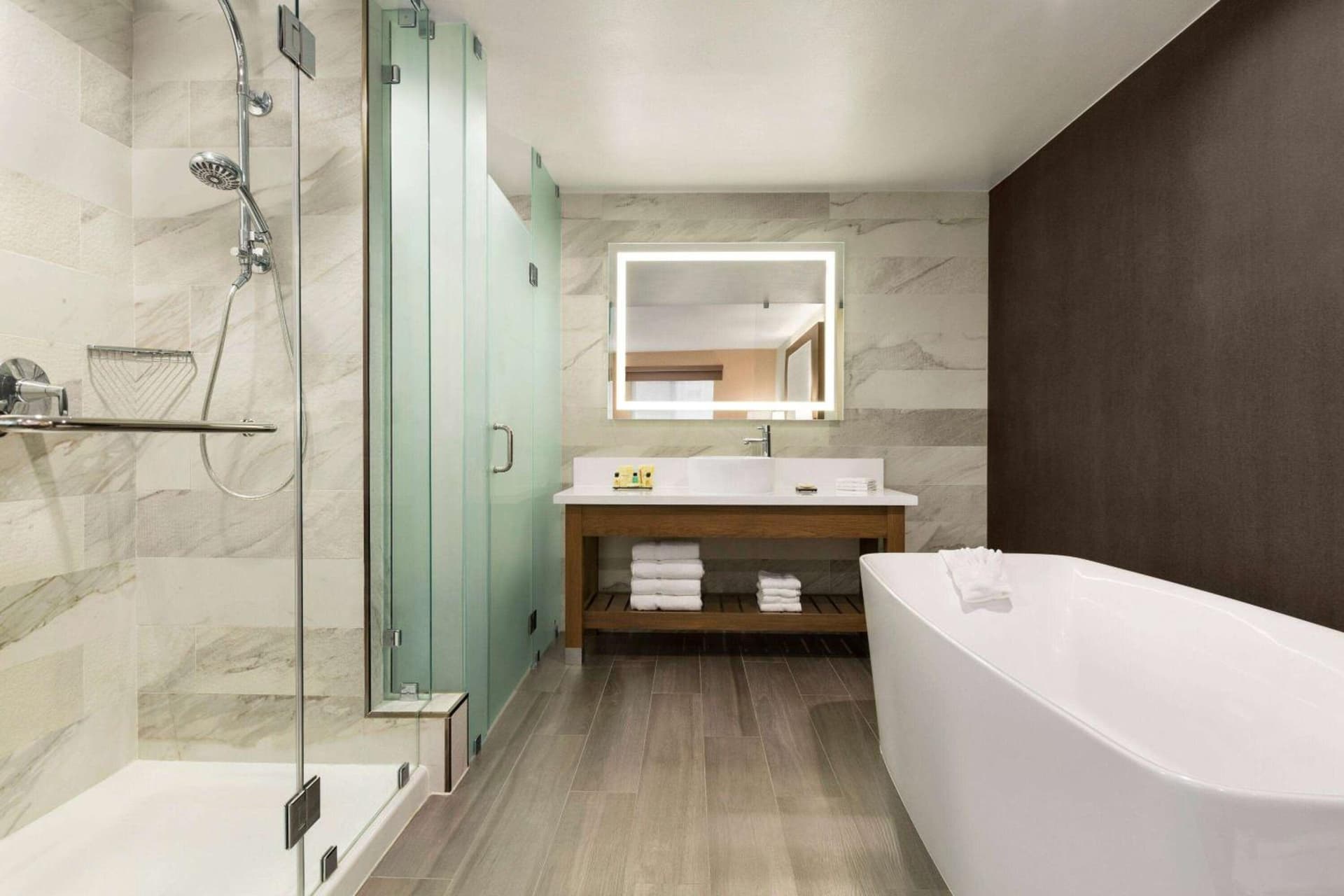 Wyndham Anaheim gallery photo in Anaheim, CA — image 28