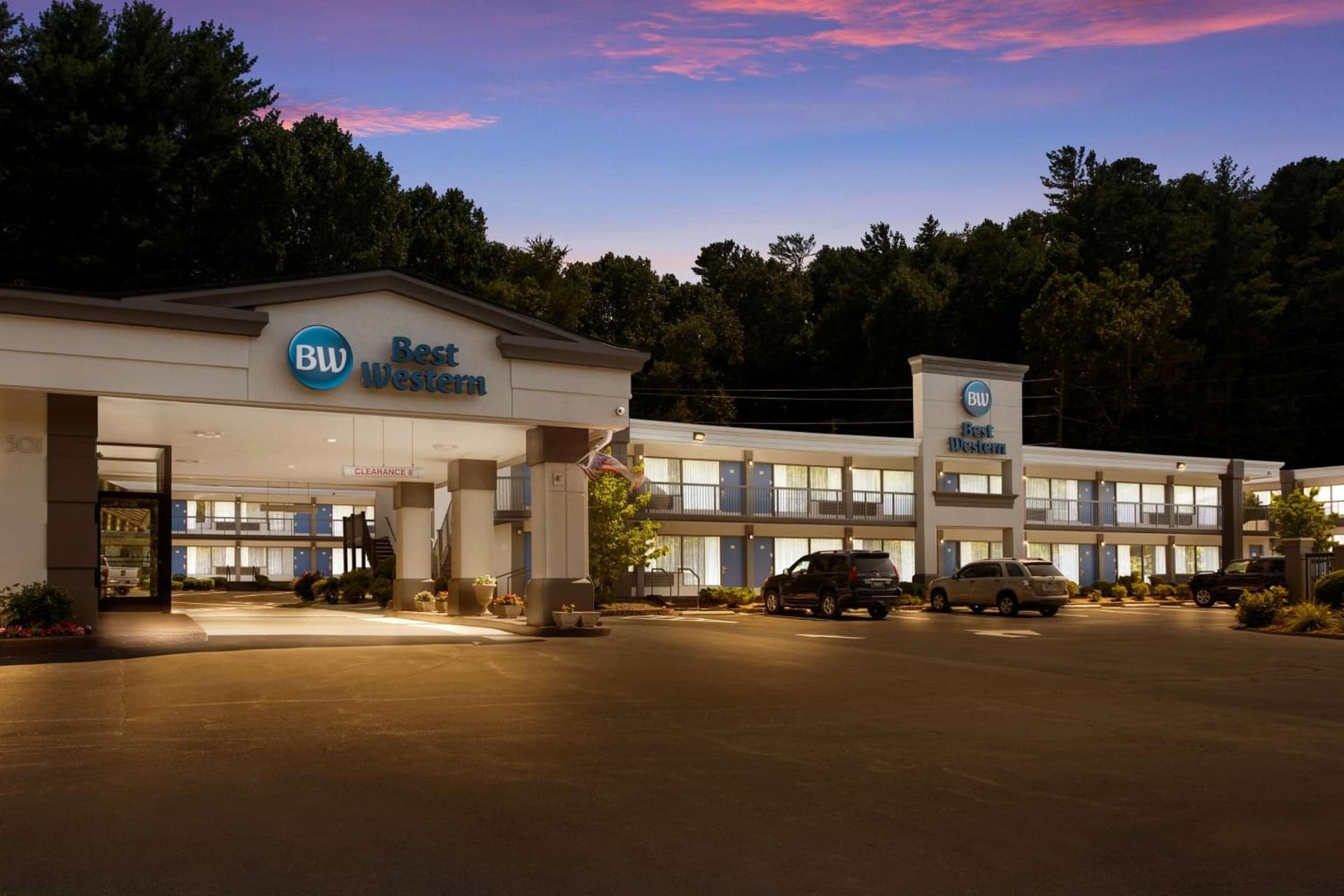 Best Western Asheville-Blue Ridge Parkway gallery photo in Asheville, NC — image 4