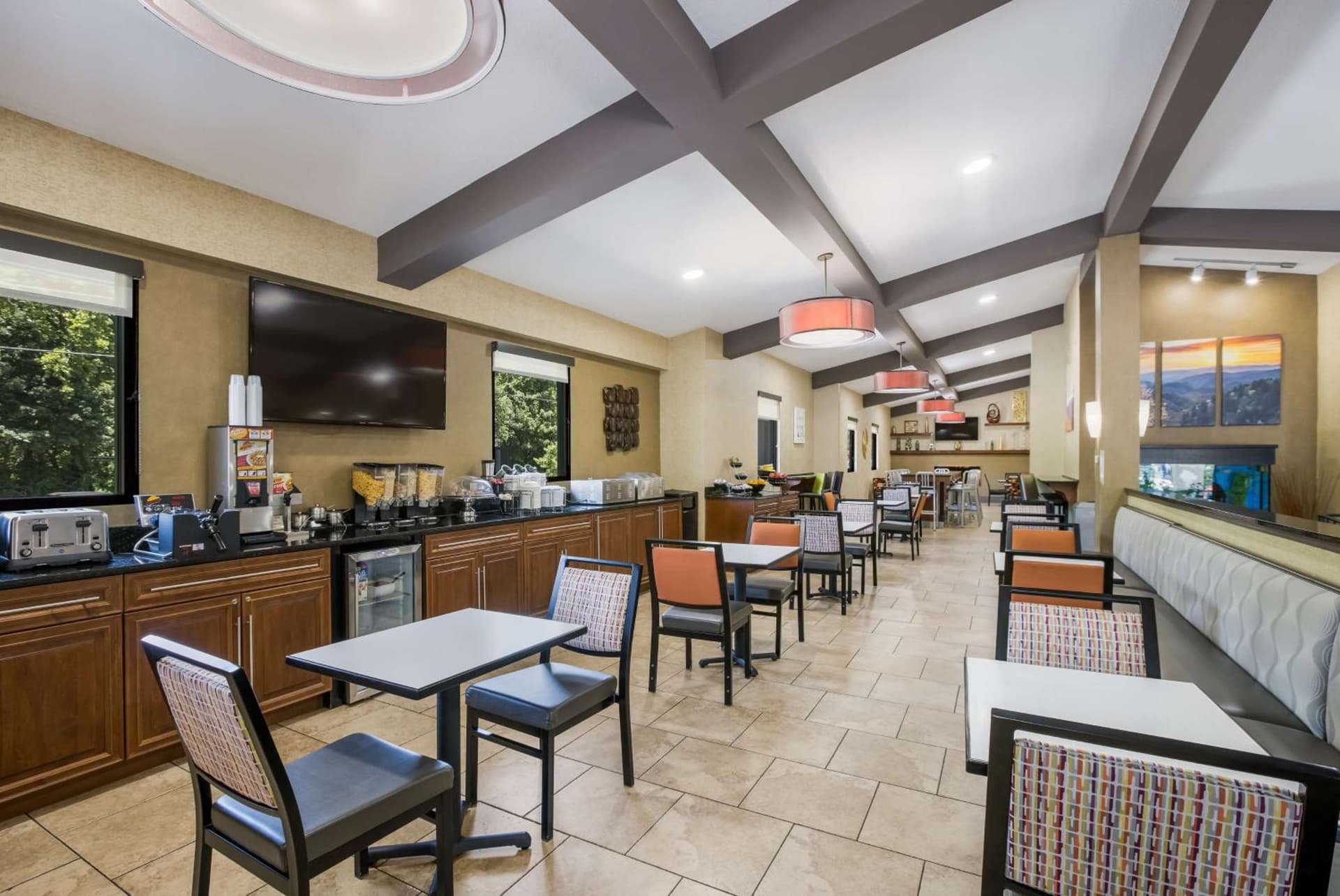 Best Western Asheville-Blue Ridge Parkway gallery photo in Asheville, NC — image 25